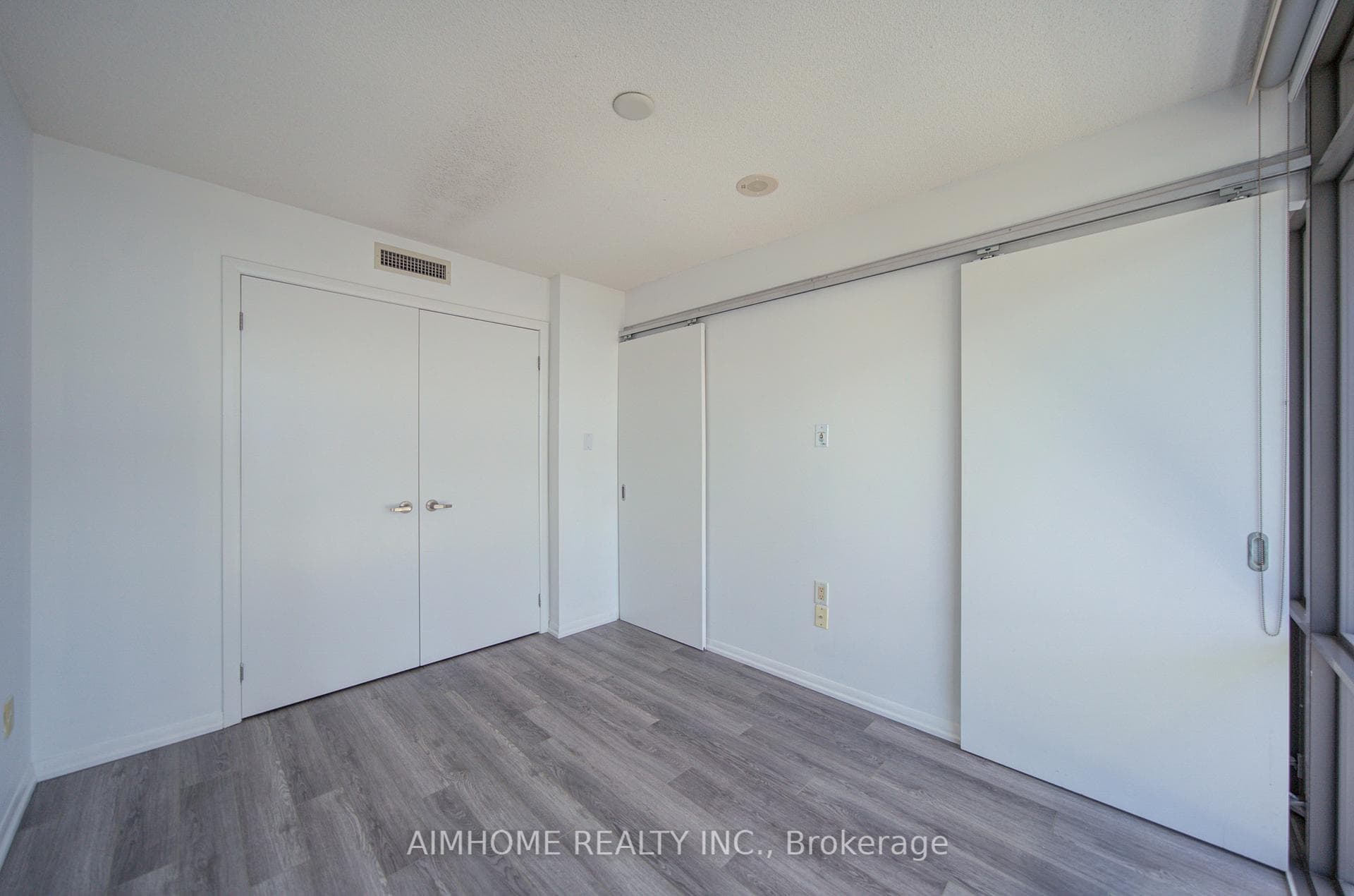 38 Grenville Street Unit 1604 photo 22