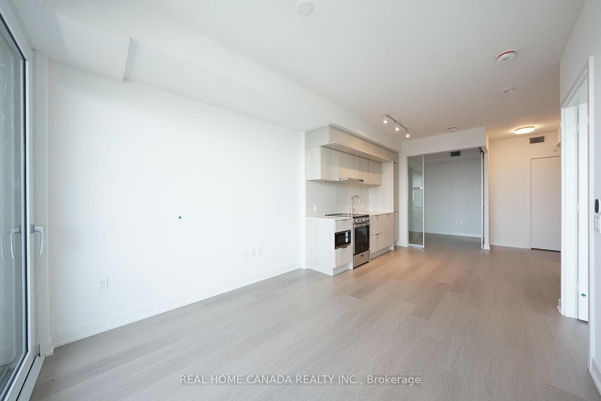 448 Burnhamthorpe Road Unit 4712 photo 5