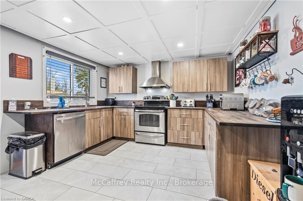 7 ROBLIN Road photo 12