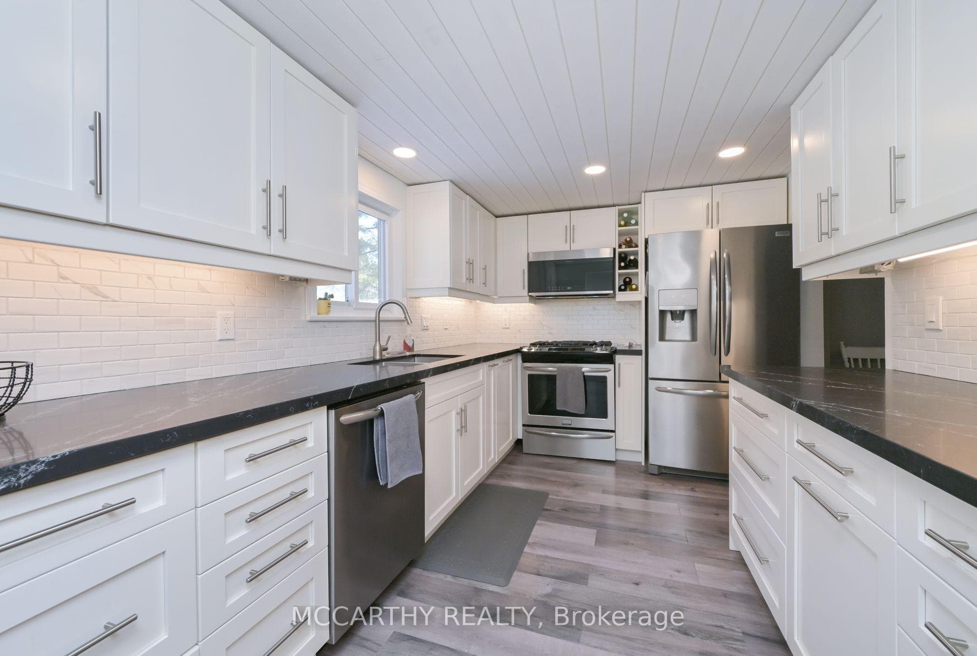 Modern and brightkitchen