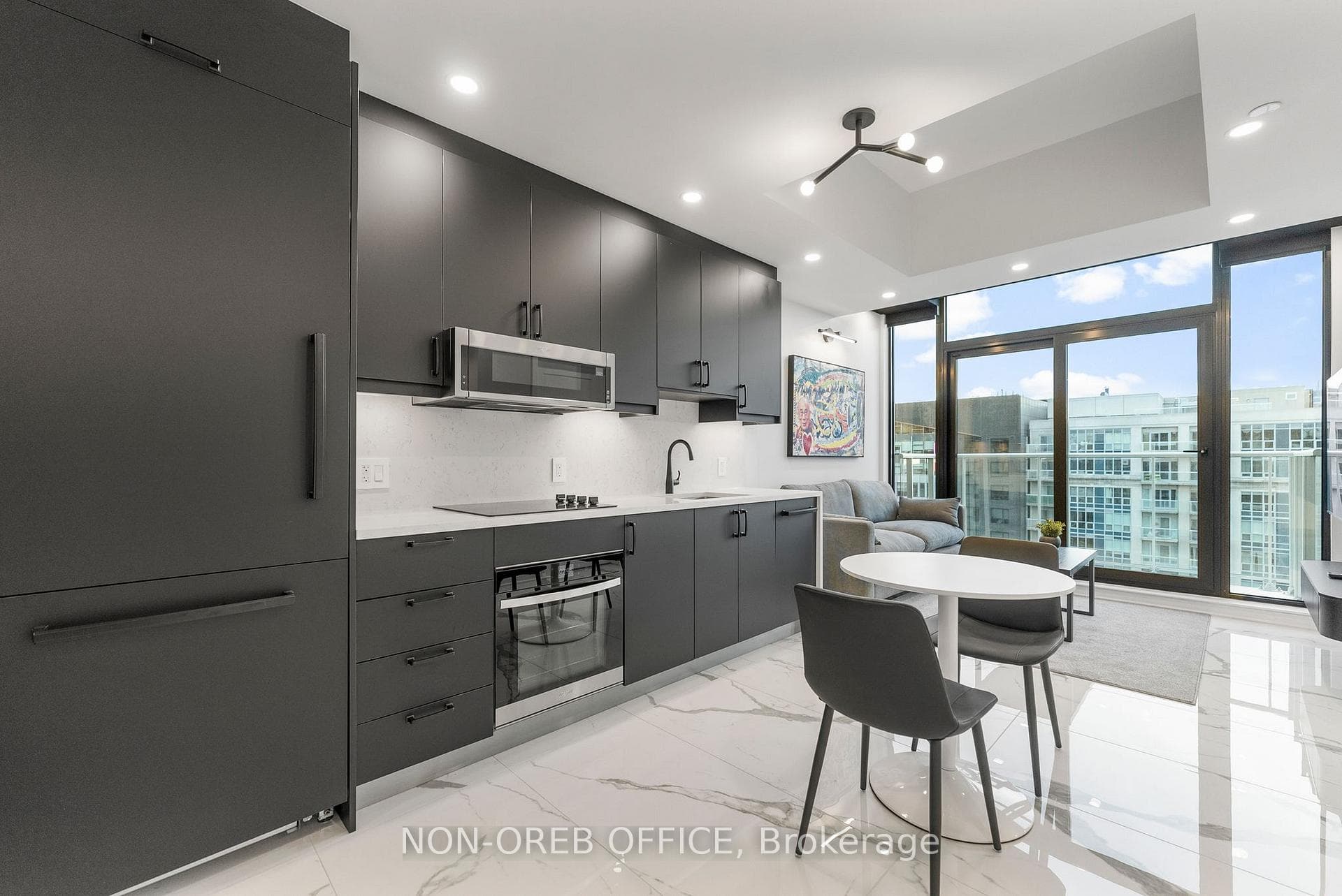 180 George Street Unit PH208 photo 7