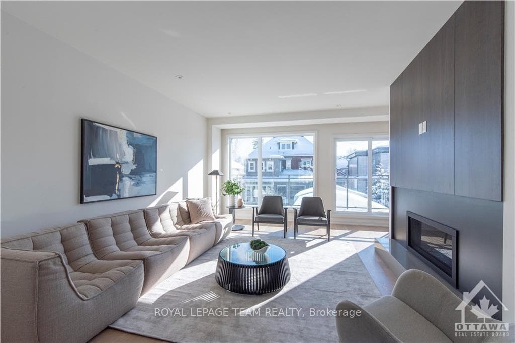 40 KENORA Street Unit B photo 13