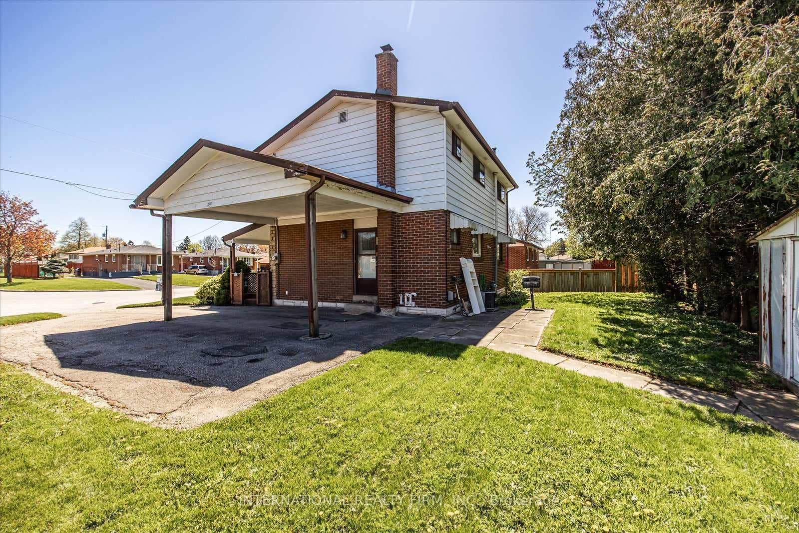 560 Tennyson Avenue photo 30
