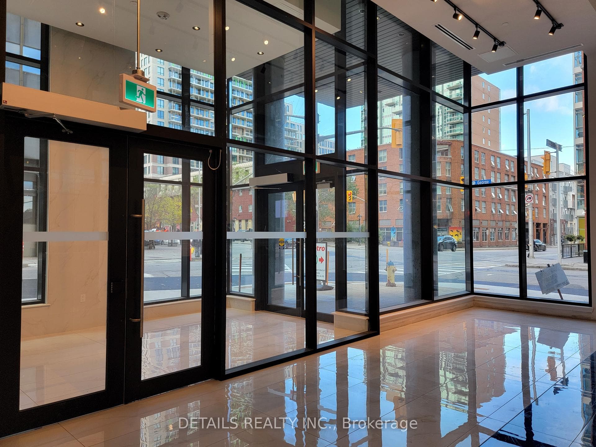 180 George Street Unit 1808 photo 4
