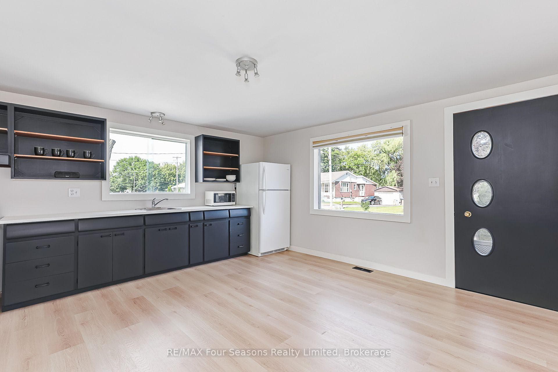 231 Superior Street photo 15