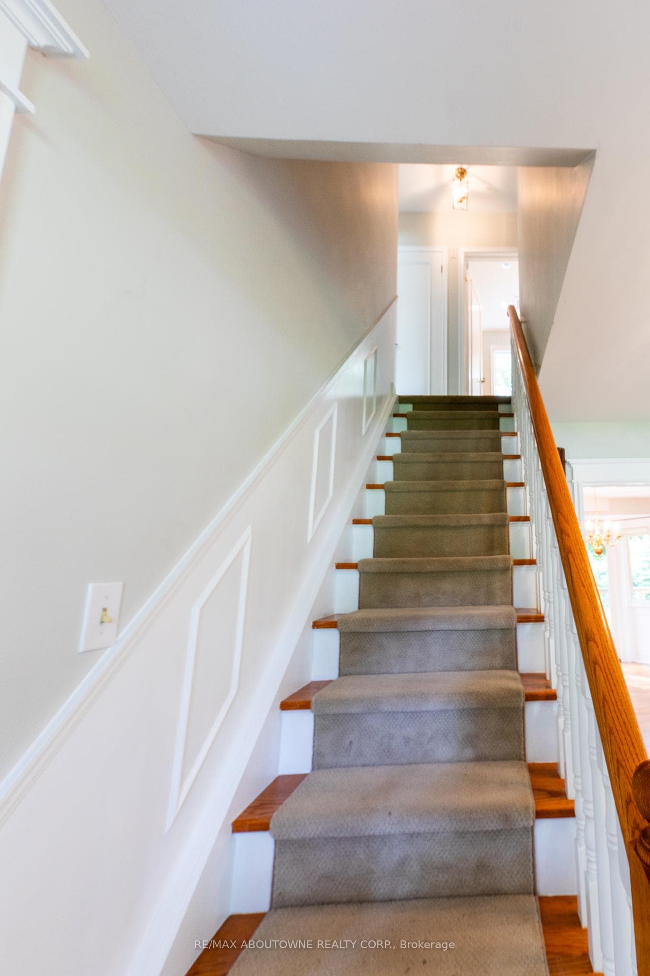 1290 Braeside Drive photo 17