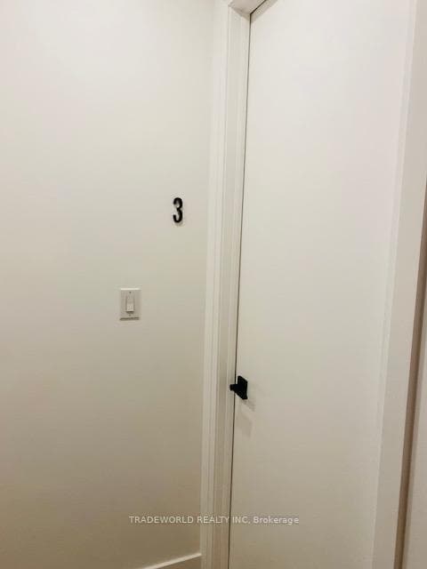 862 Pape Avenue Unit 3 photo 13
