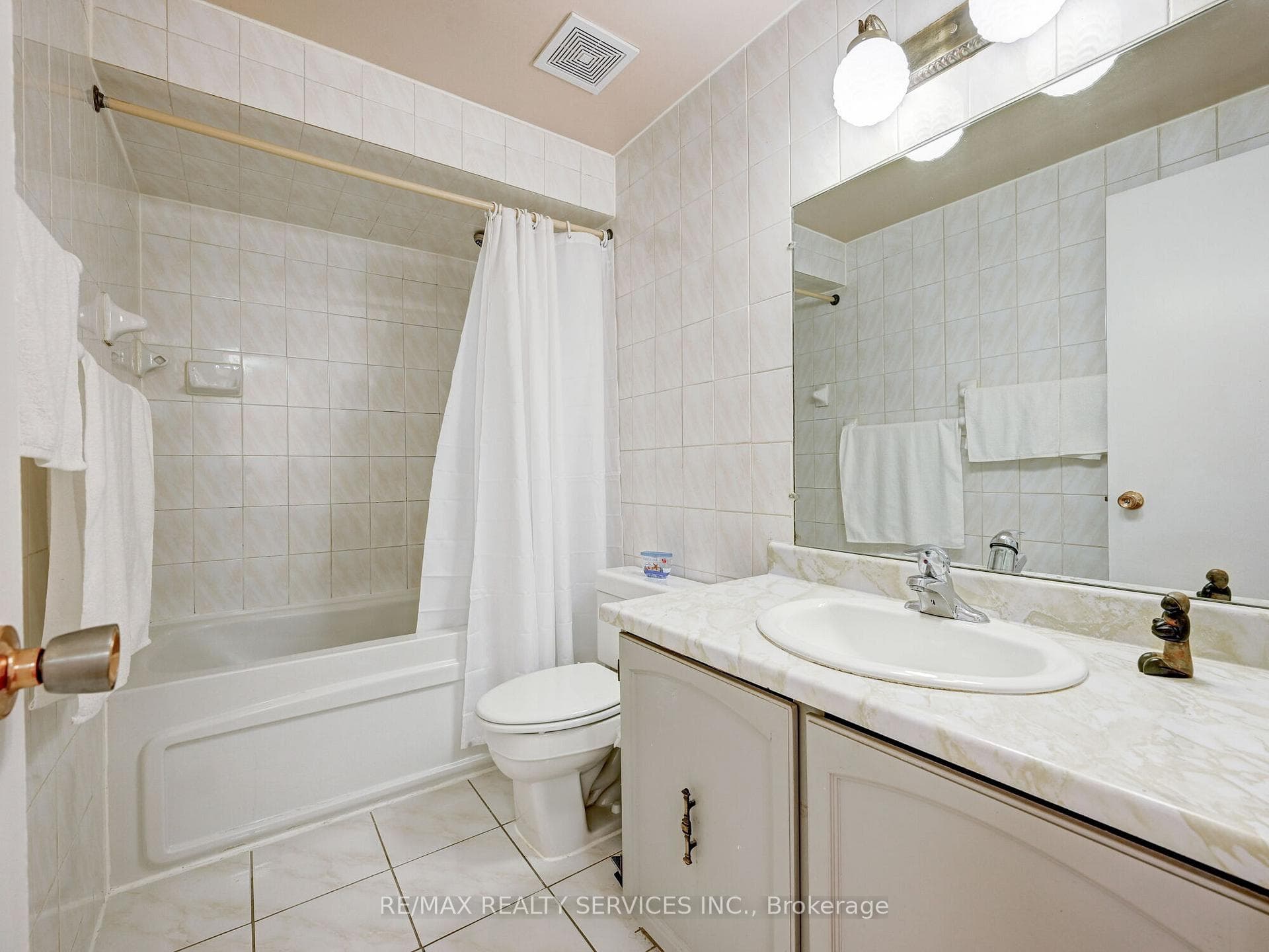 25 Moffatt Court photo 21