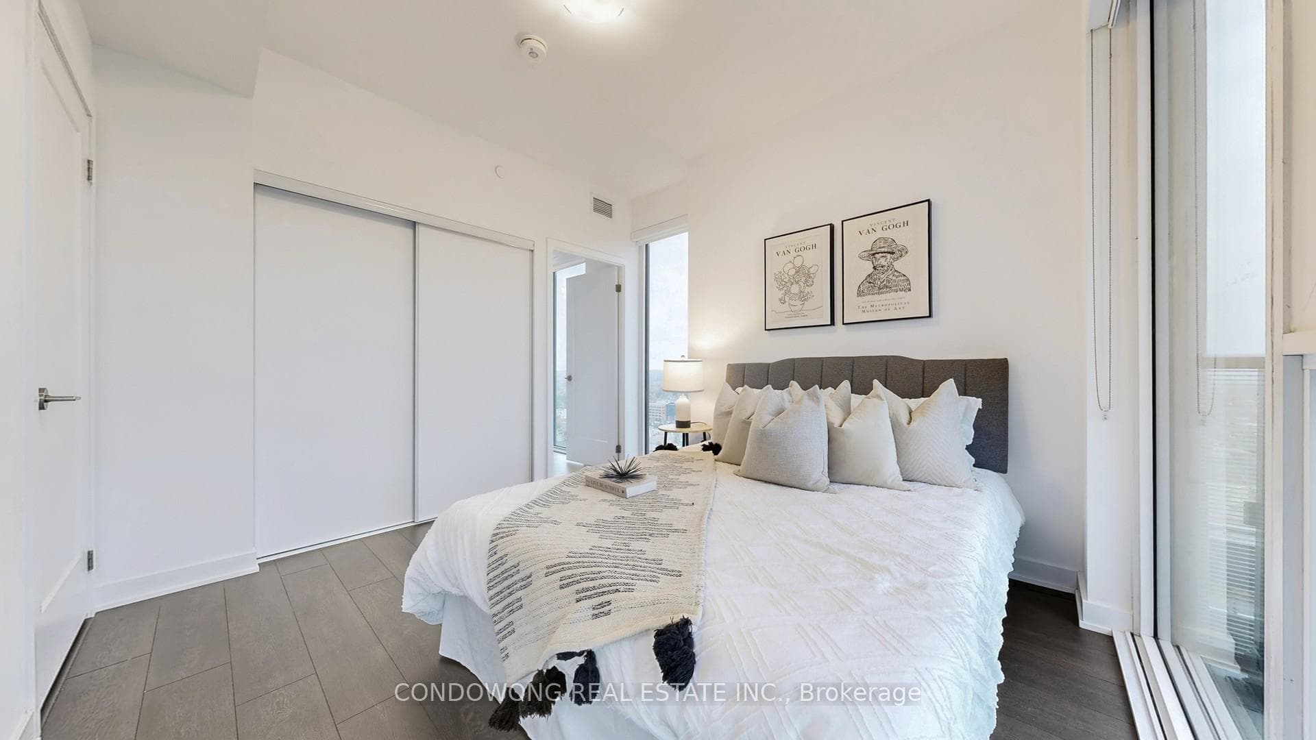 Master Bedroom w/ Ensuite Bathroom & Large Windows