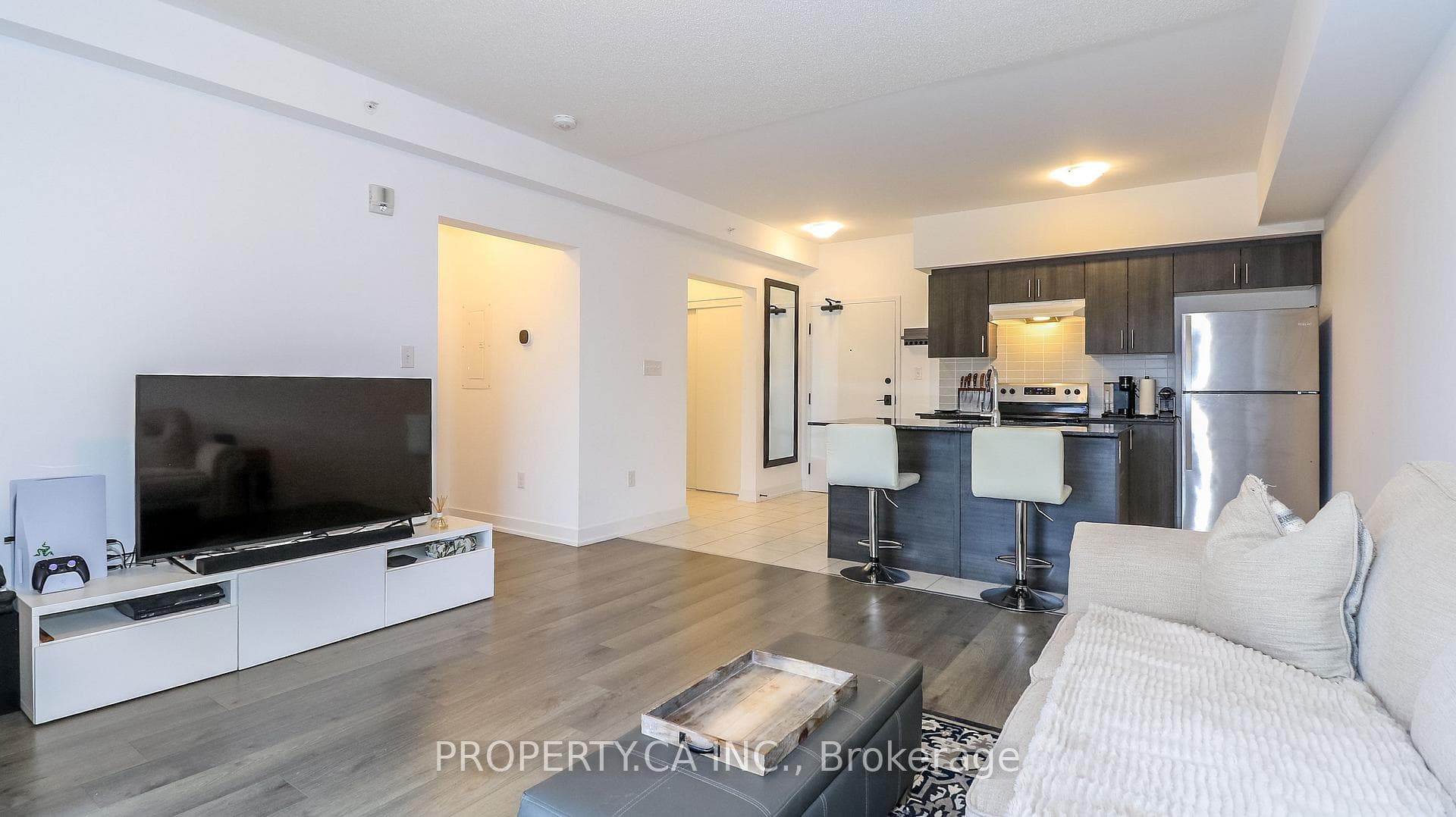 4 Spice Way Unit 212 photo 6
