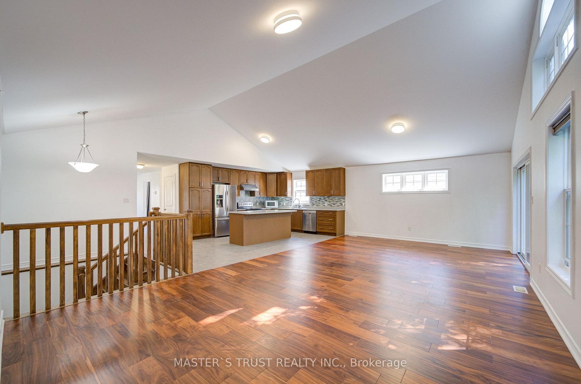 569 Grange Way photo 10