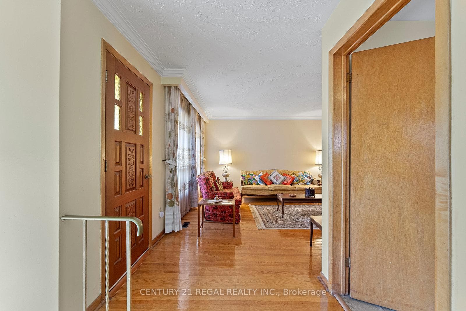 248 Fairglen Avenue photo 6