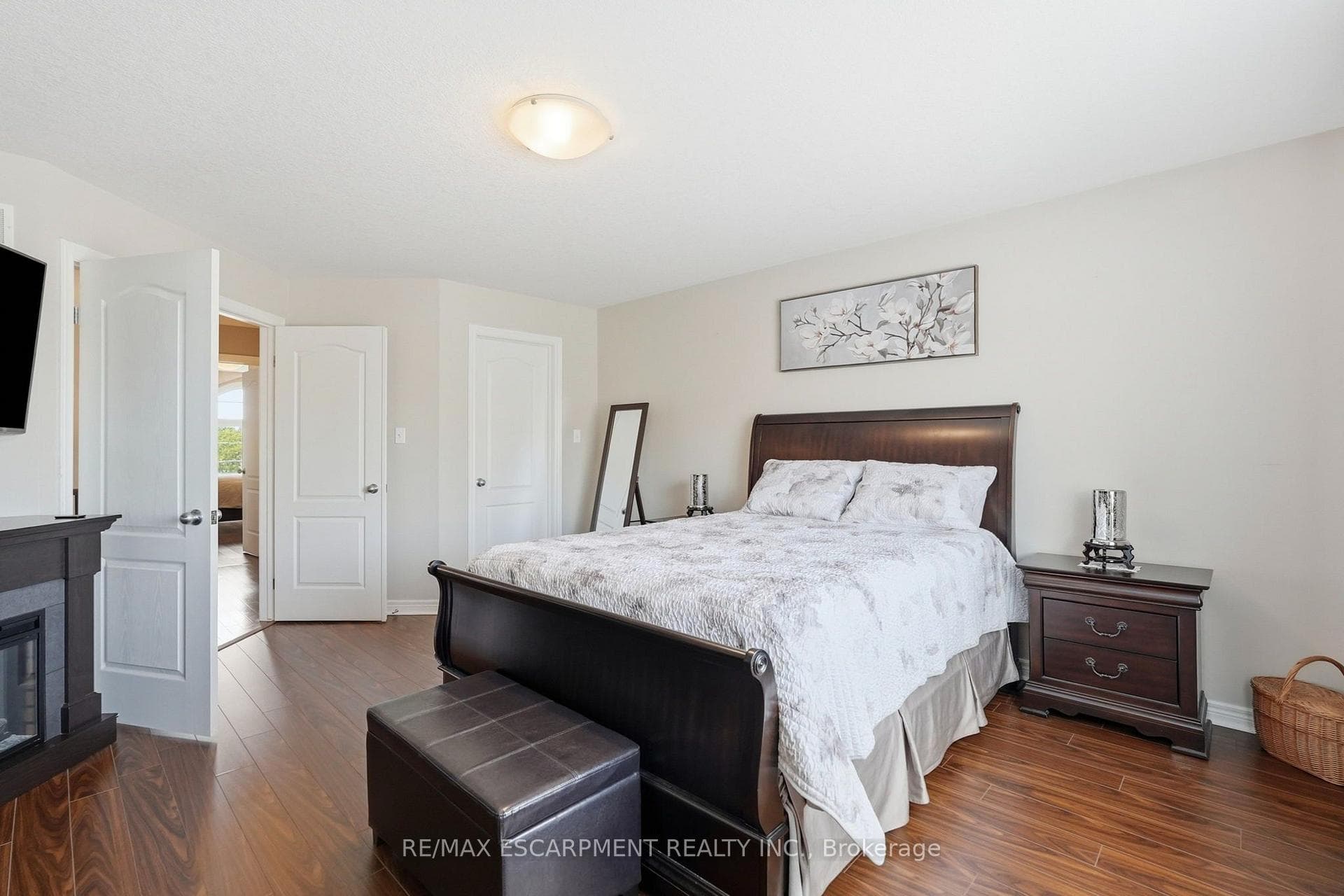 1332 Baseline Road photo 17