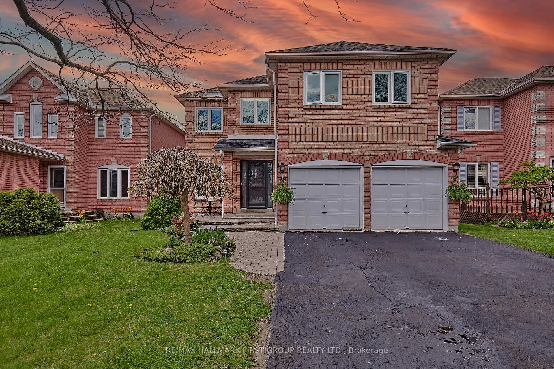 35 Macdermott Drive photo 1
