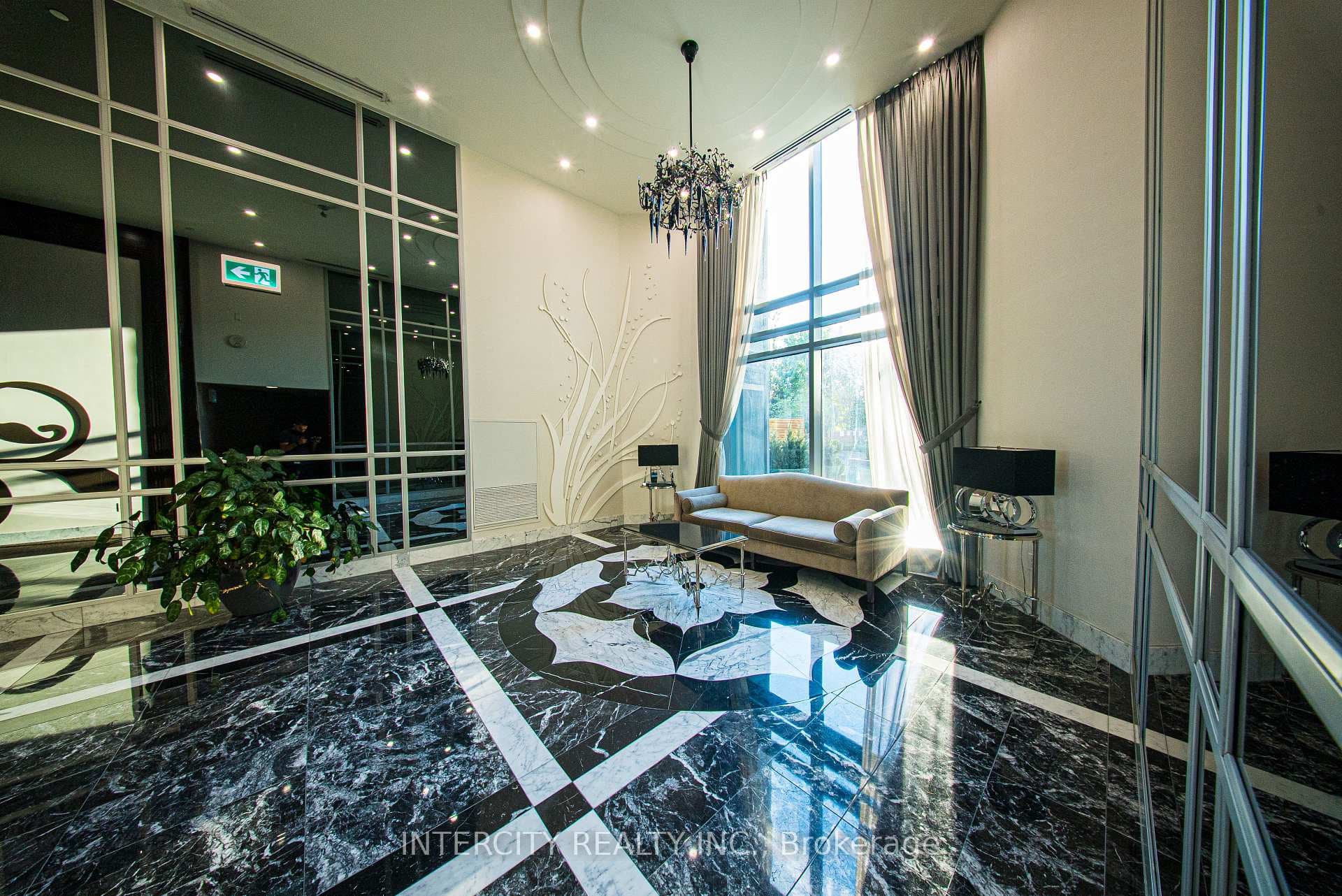 7608 Yonge Street Unit PH15 photo 43