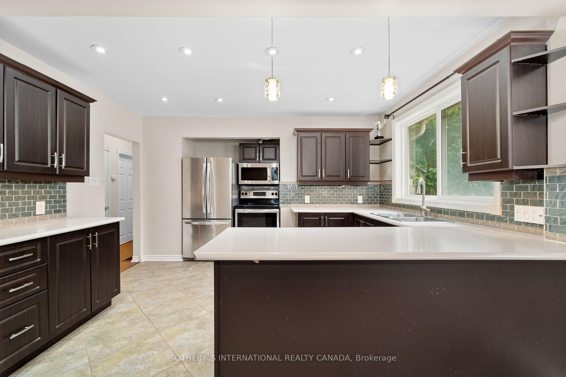 103 Murray Drive Unit Main photo 9