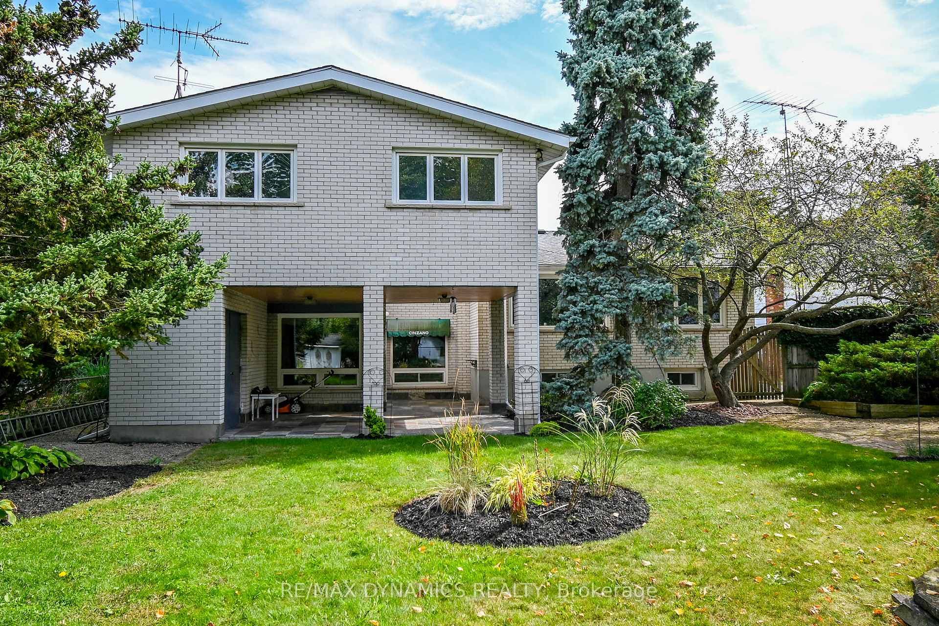 27 Lawrence Drive photo 30