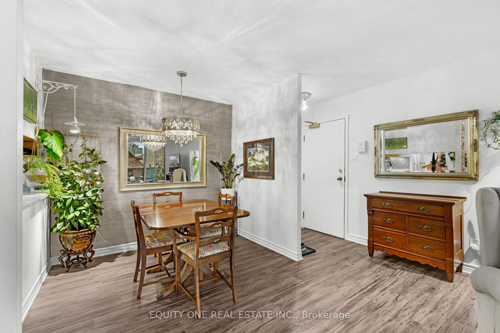 142 Waverley Street Unit 2b photo 4