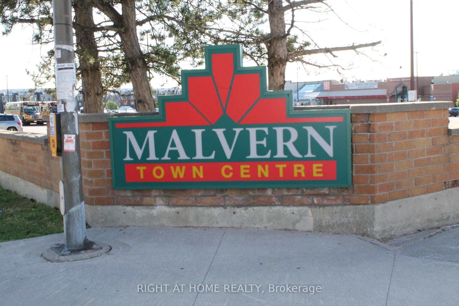 10 TAPSCOTT Road Unit 405 photo 20