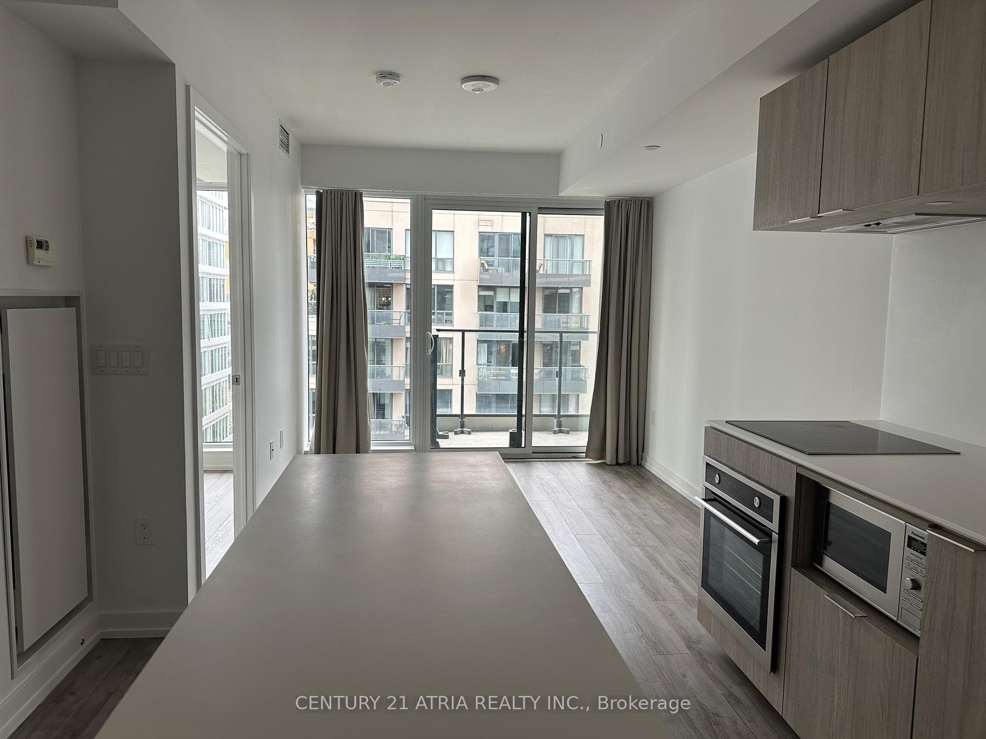 77 Shuter Street Unit 1512 photo 4