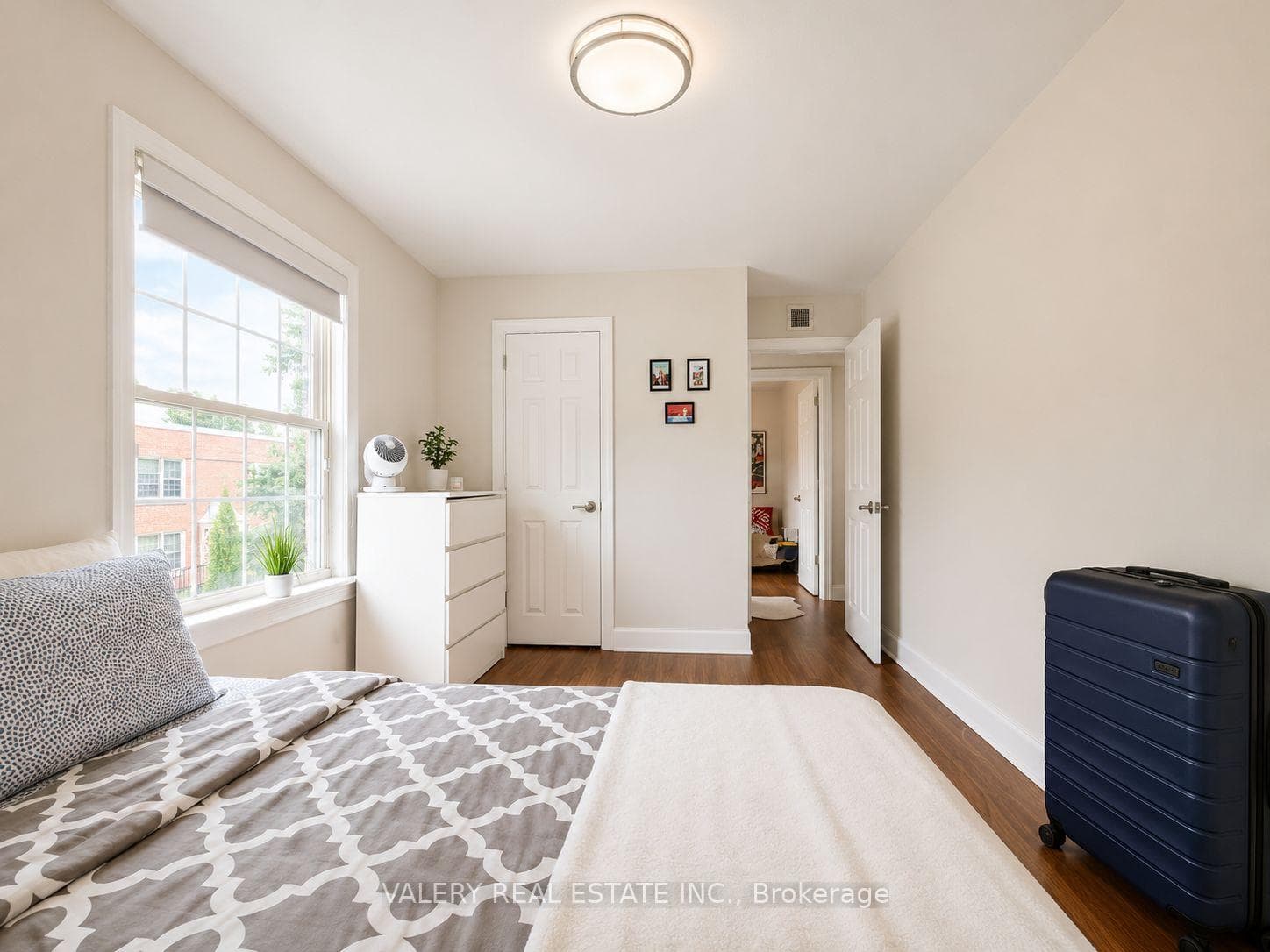 1327 Bayview Avenue Unit U19 photo 9