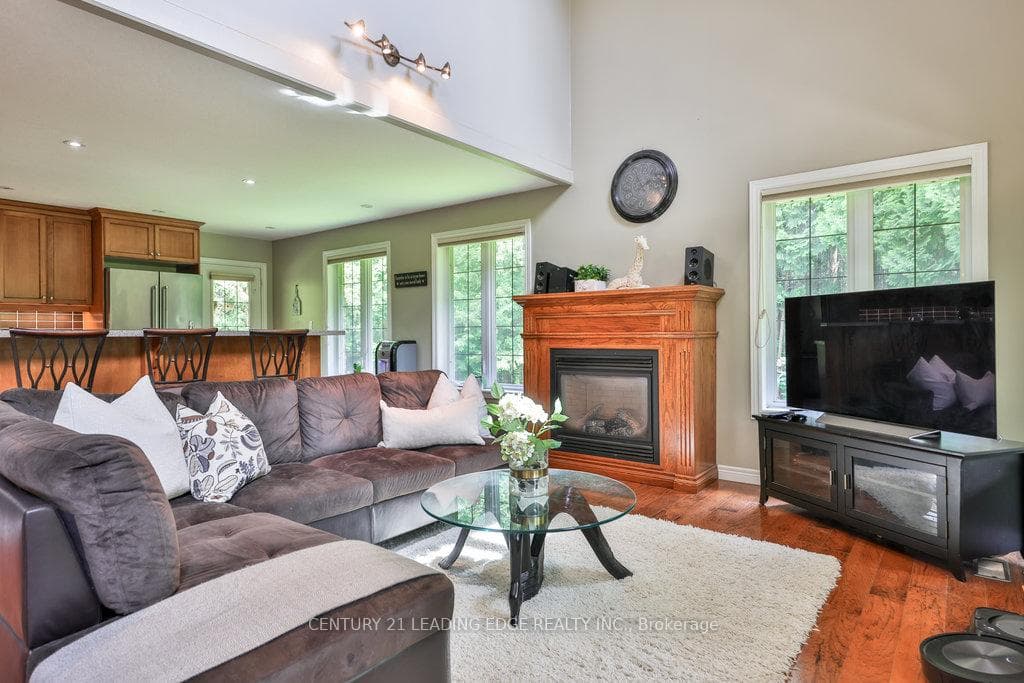 4379 Victoria Road photo 8