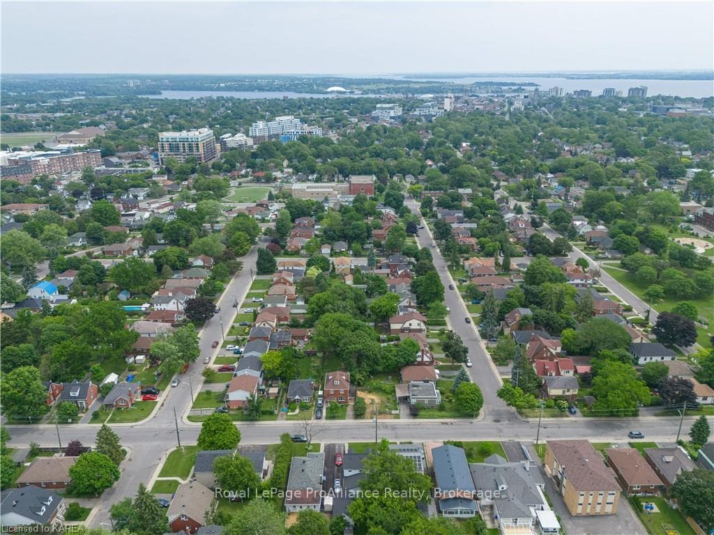 52 CARRUTHERS Avenue photo 46