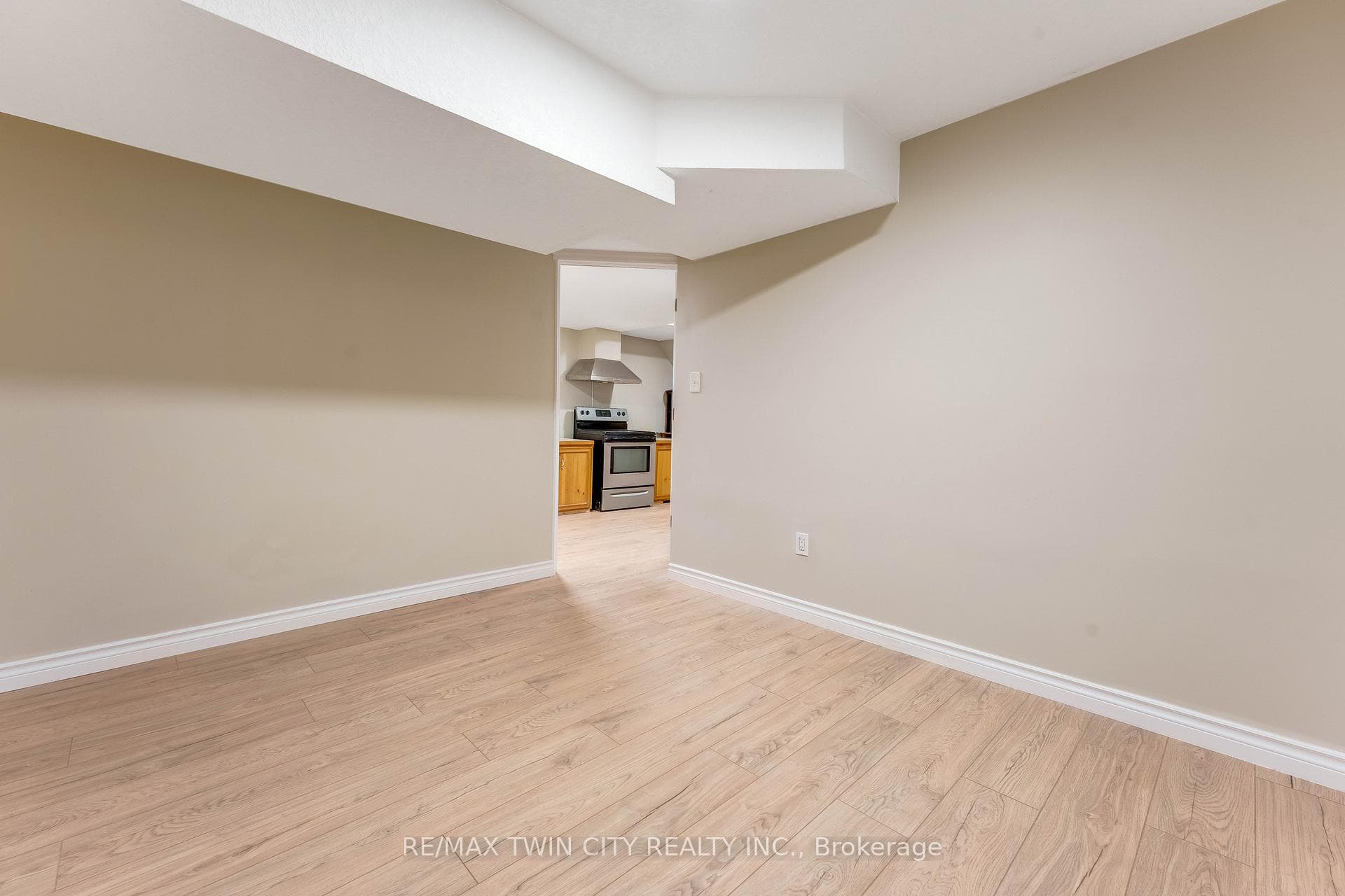 135 Veronica Drive photo 34