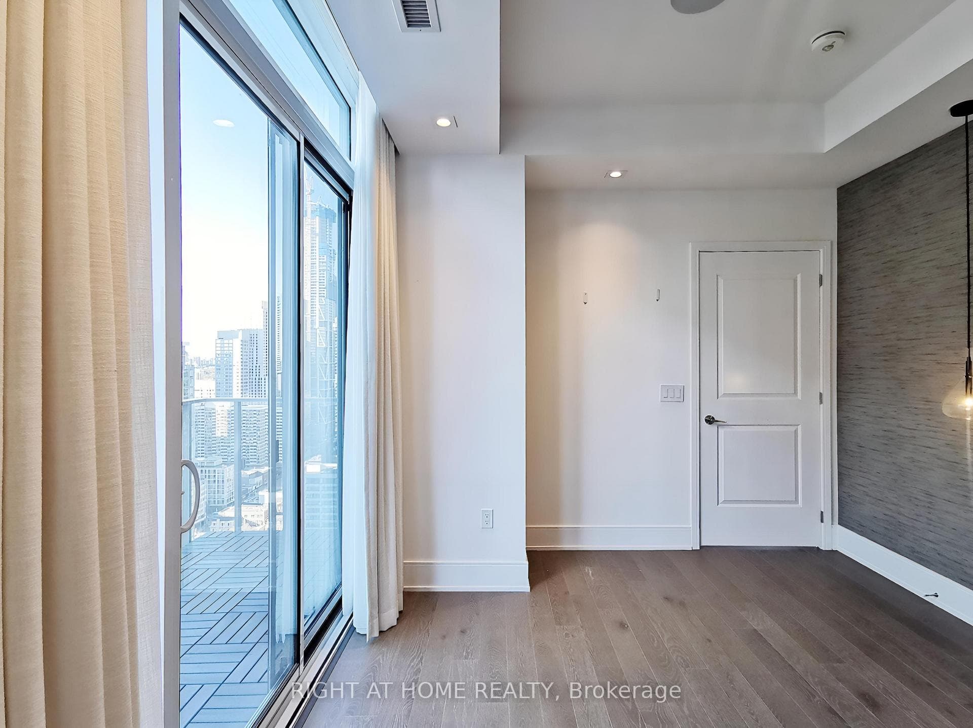 50 Wellesley Street Unit PH01 photo 15
