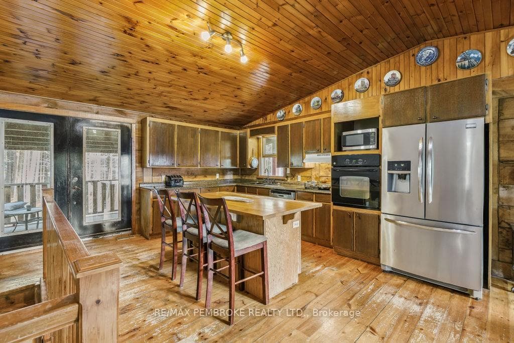 87 REICHE Road photo 4