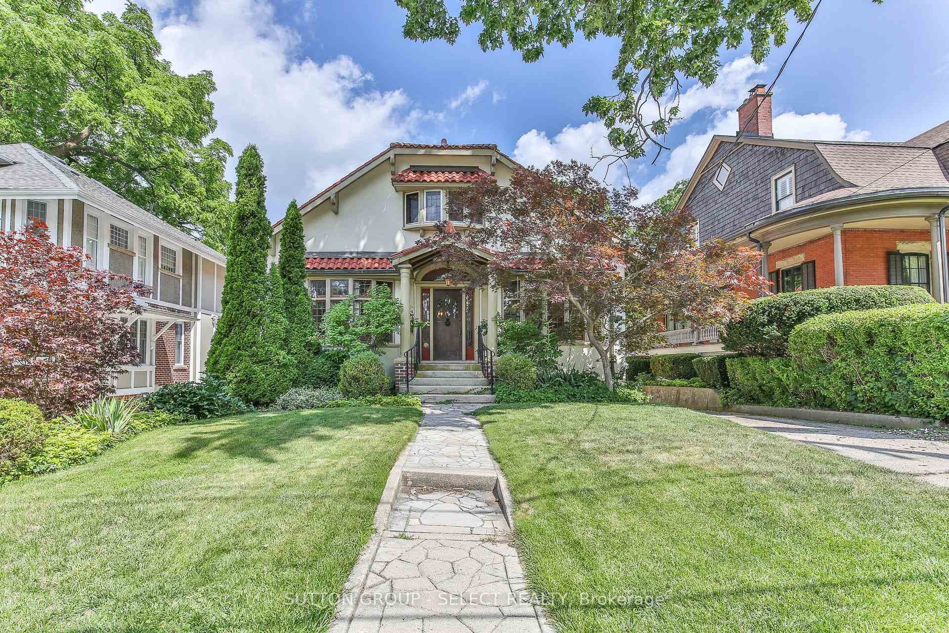 272 Huron Street photo 1
