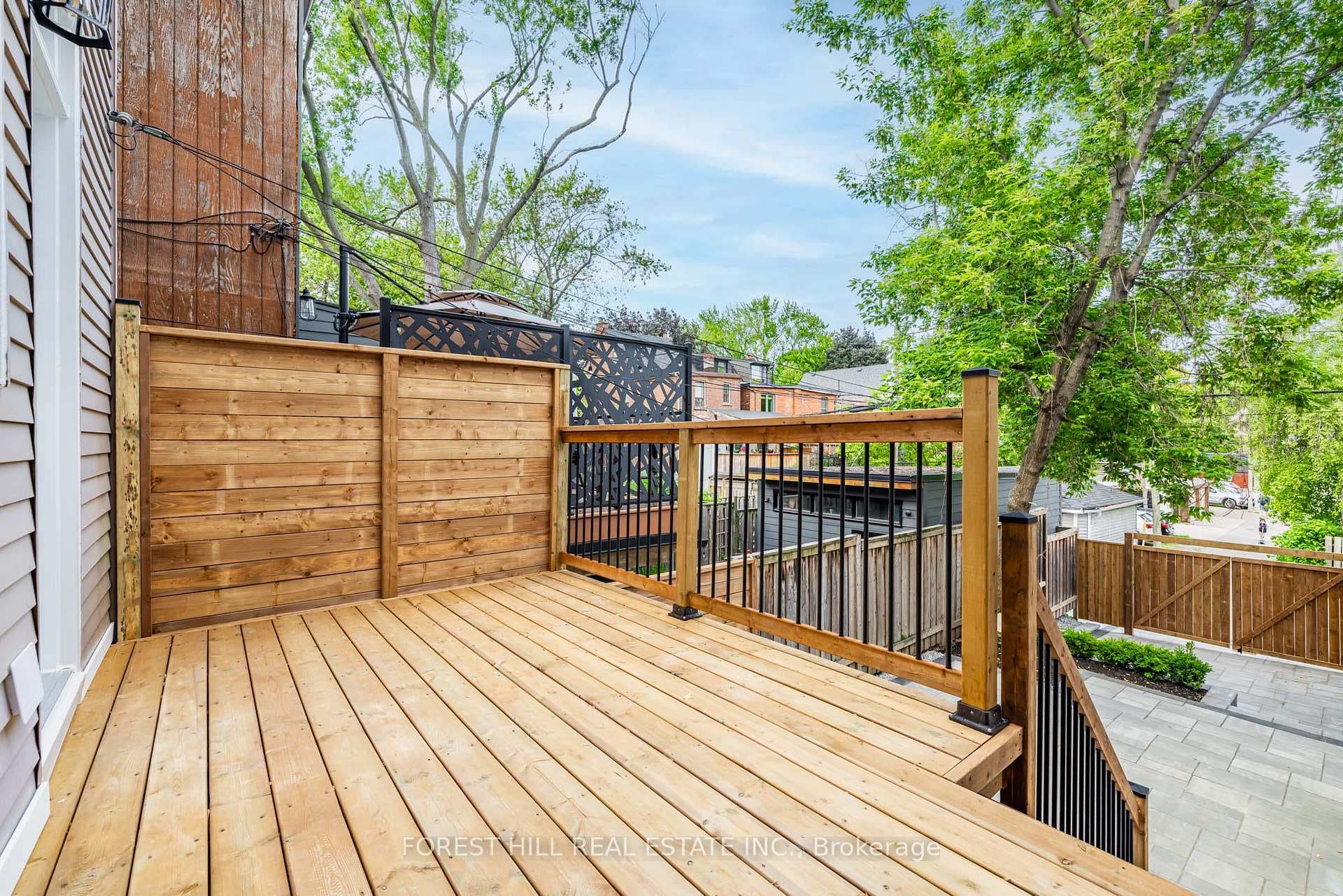 557 Logan Avenue photo 30