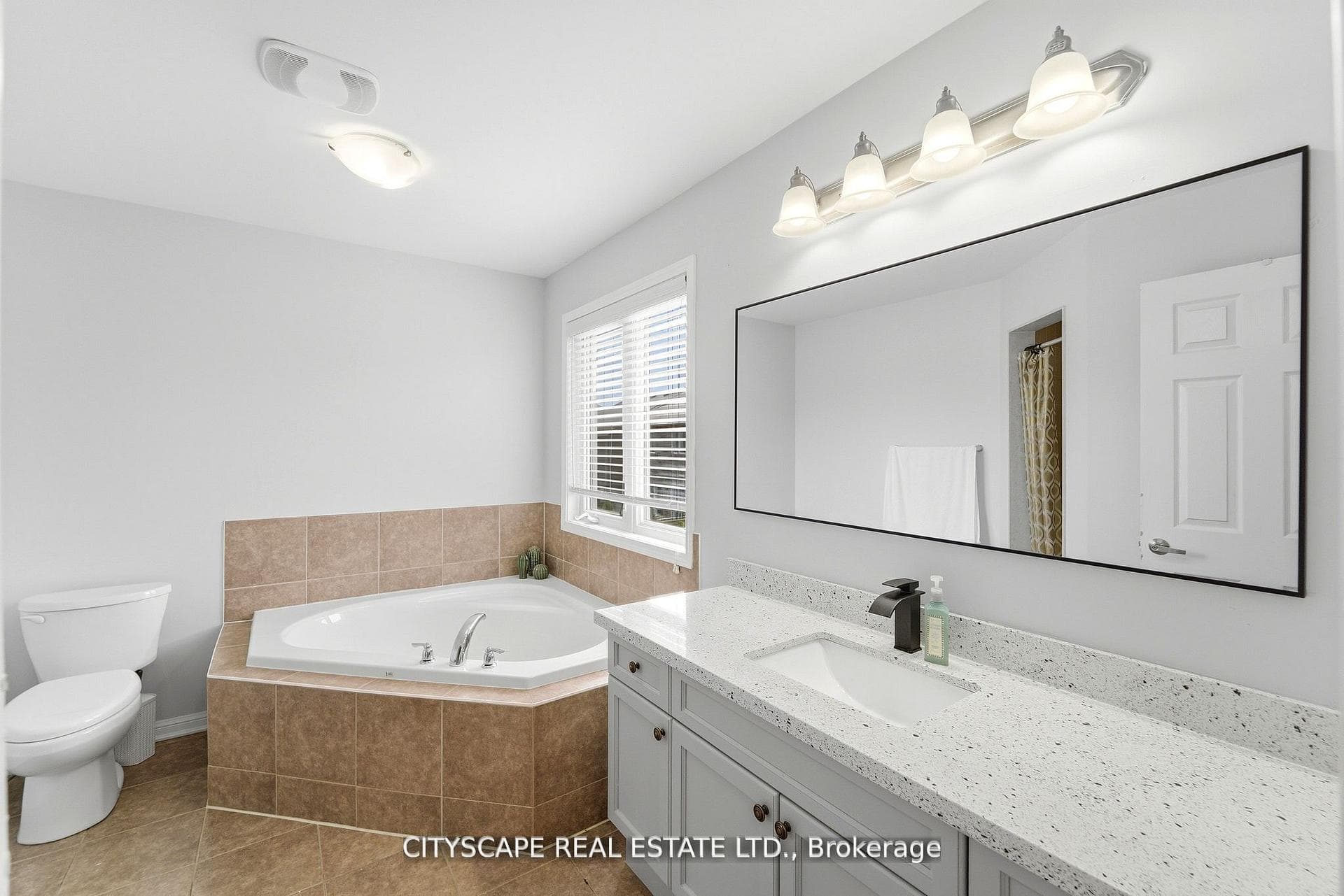 305 Gleave Terrace photo 24