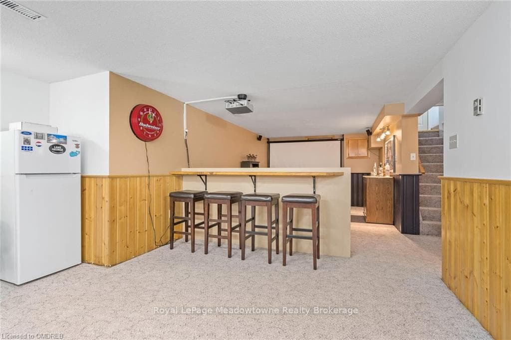 425 WELLINGTON Street photo 19