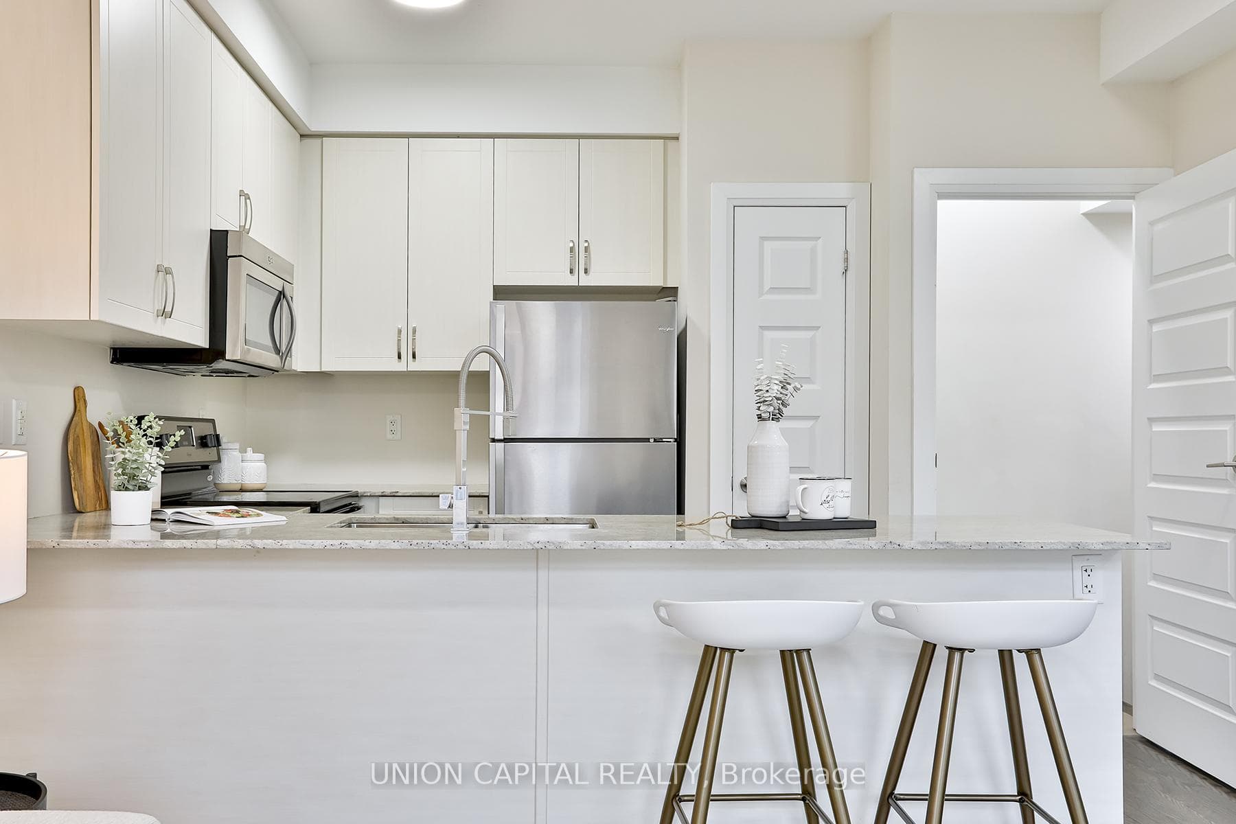 23 Eldora Avenue Unit 109 photo 5
