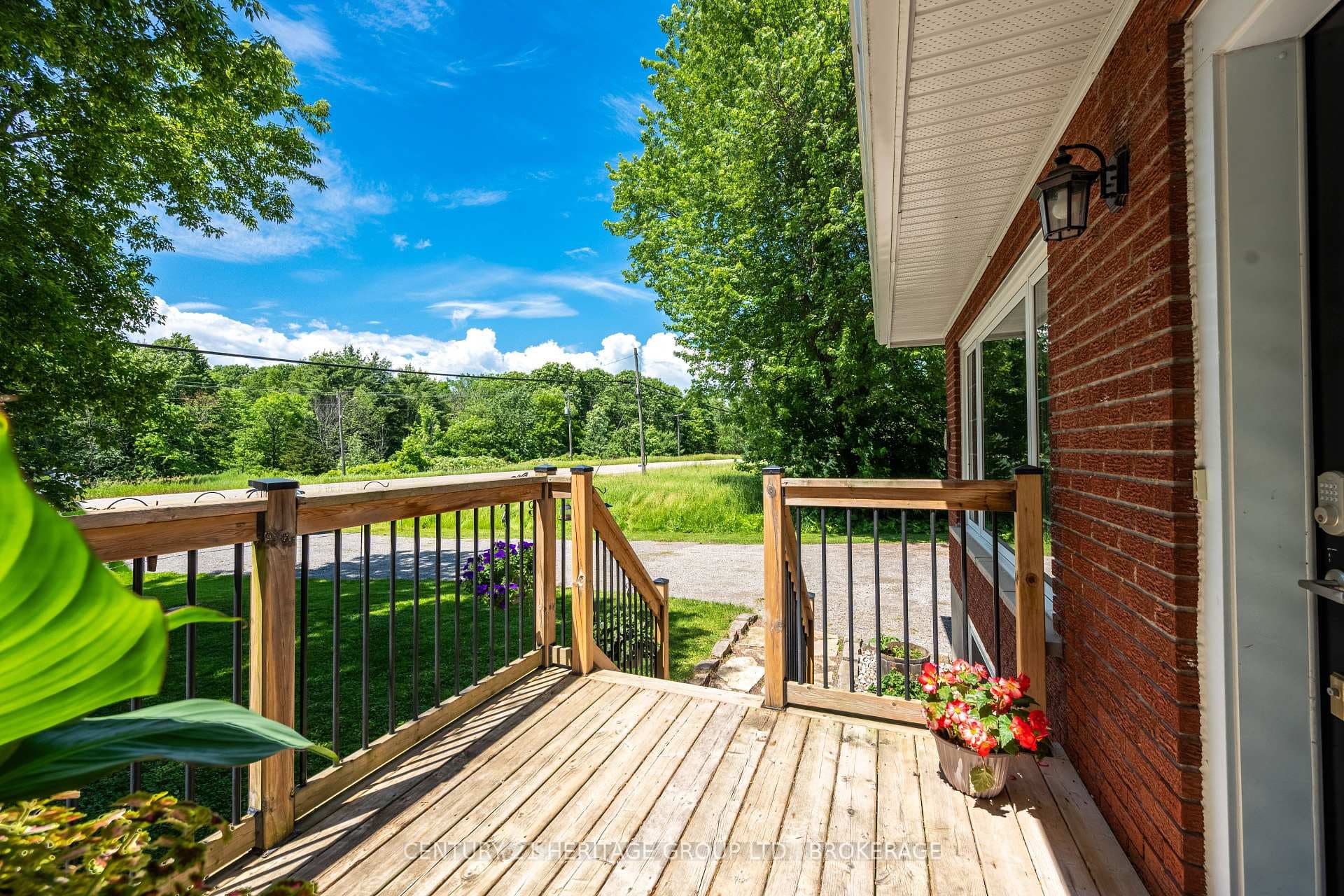 471 Lyndhurst Road photo 4
