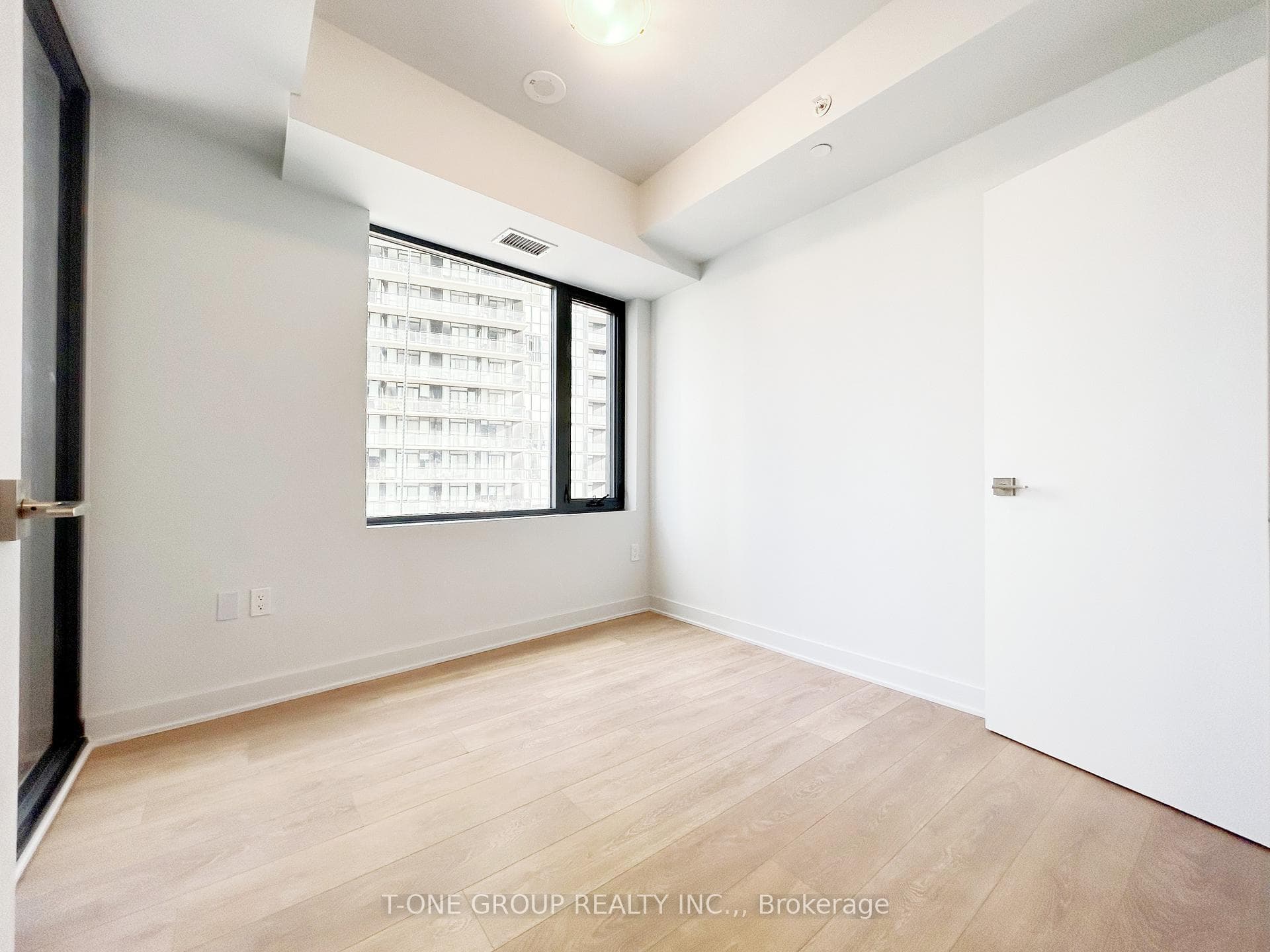 2920 Highway 7 Road Unit 805 photo 11