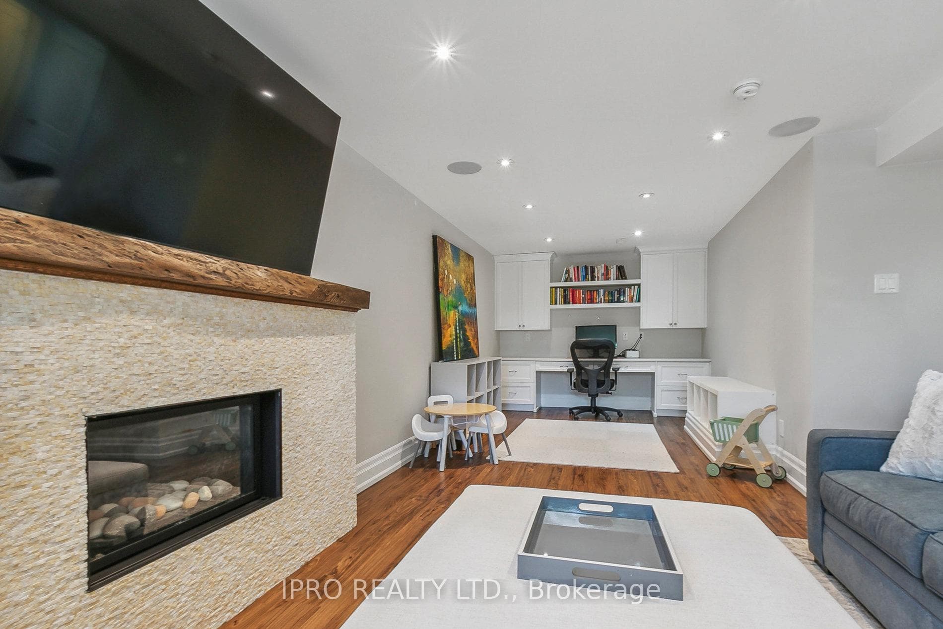 8 Sir Raymond Drive photo 19