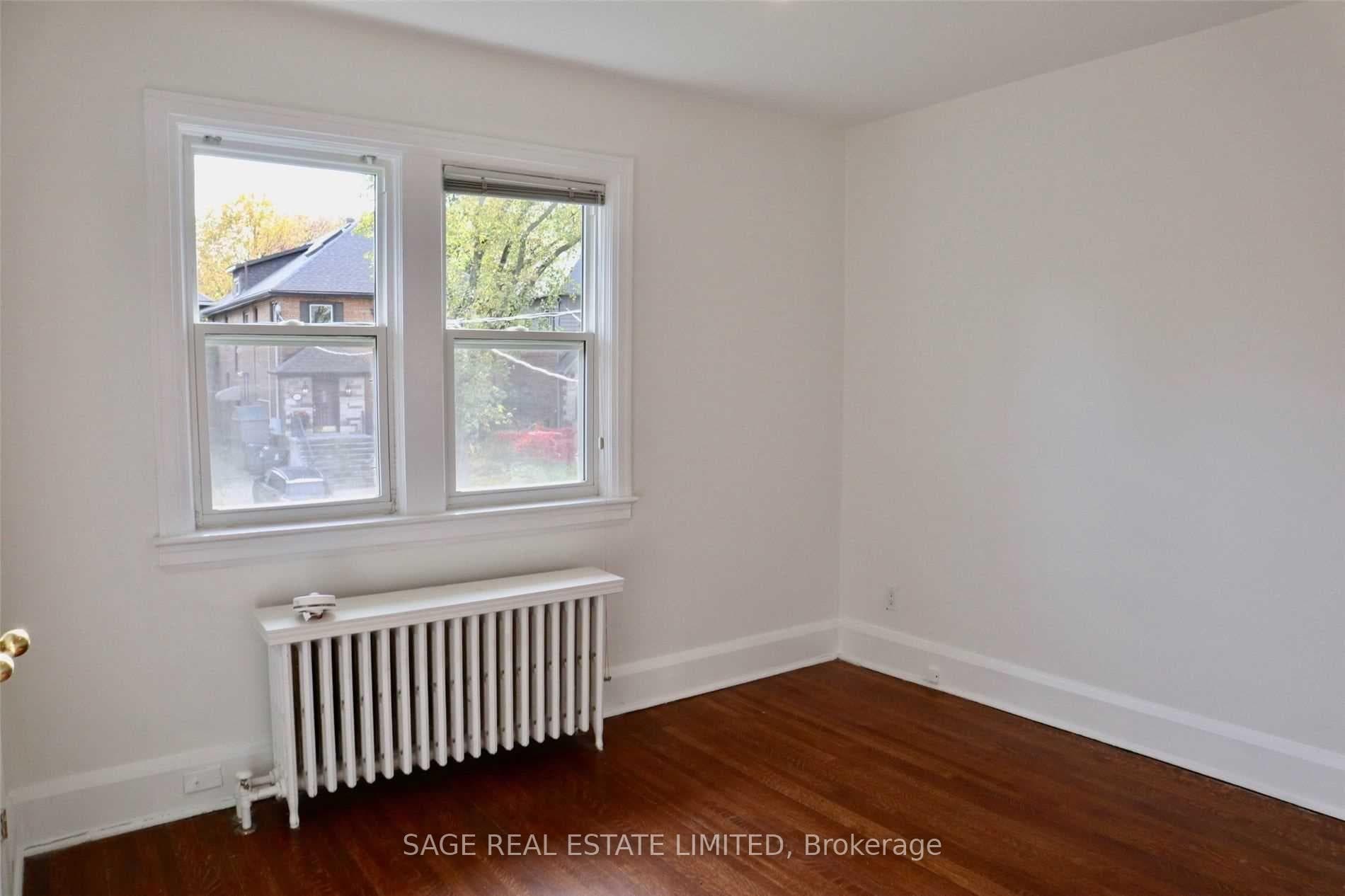 740 Avenue Road photo 10