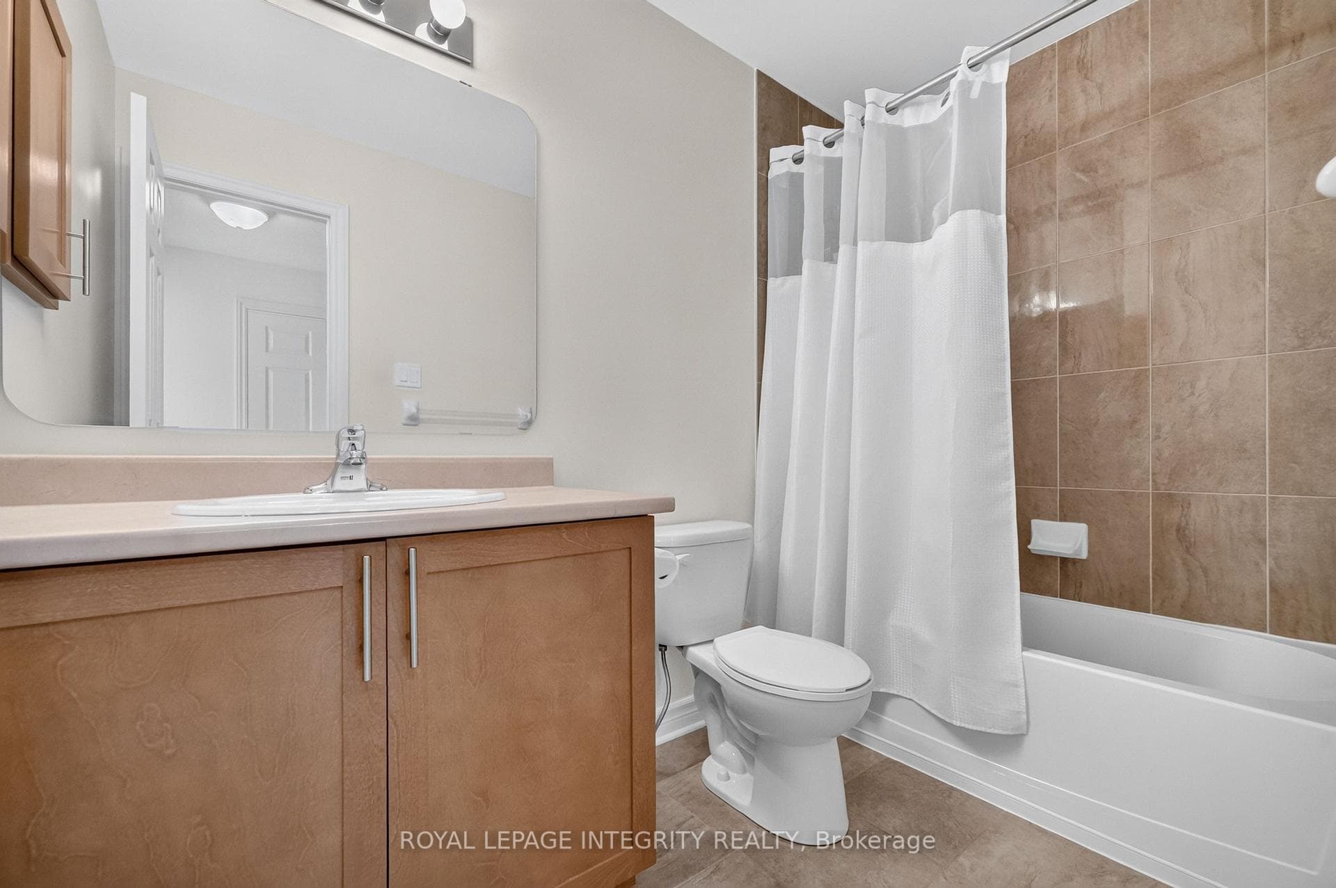 129 Dorina Sarazin Crescent photo 34