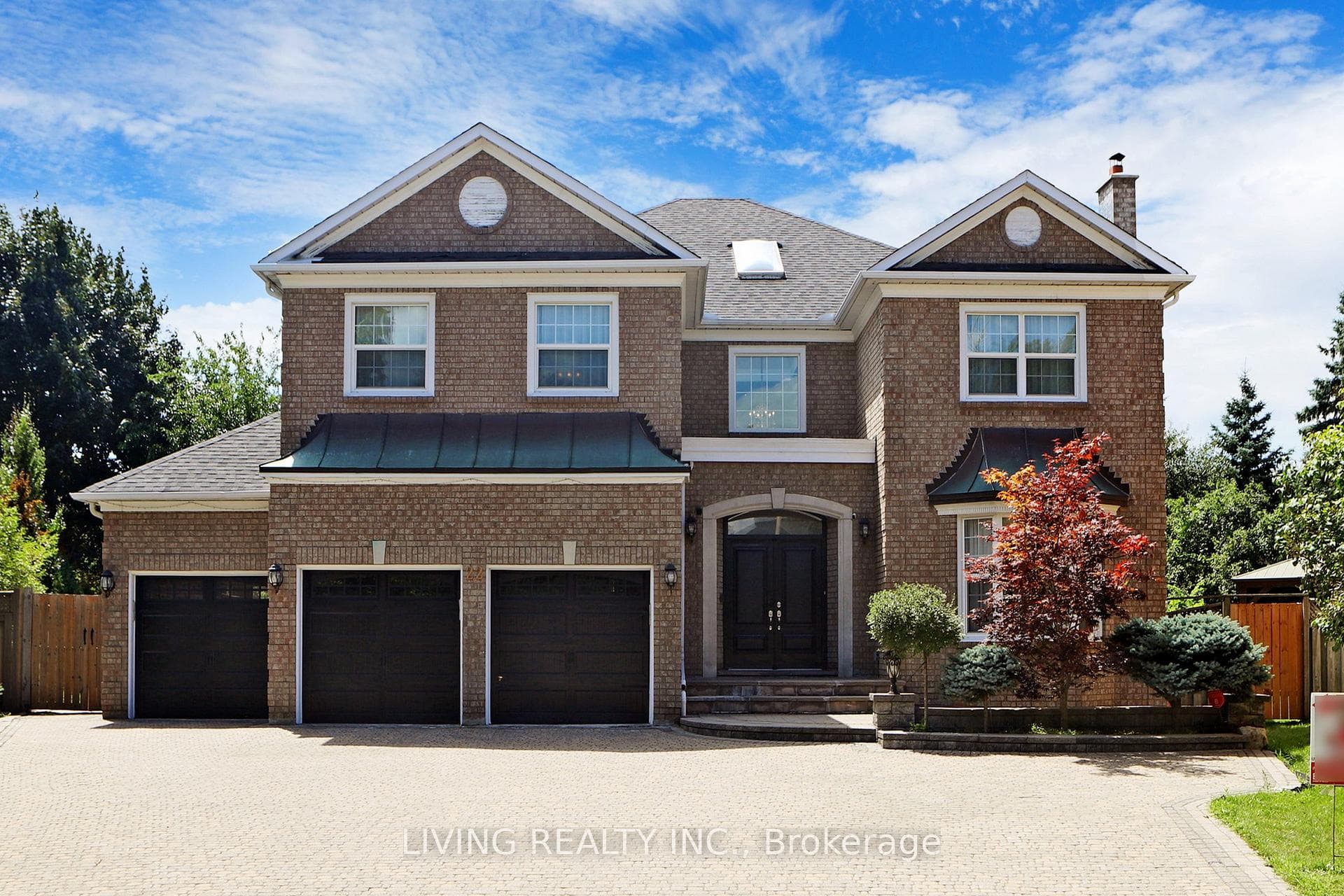 22 Ashdown Crescent photo 2