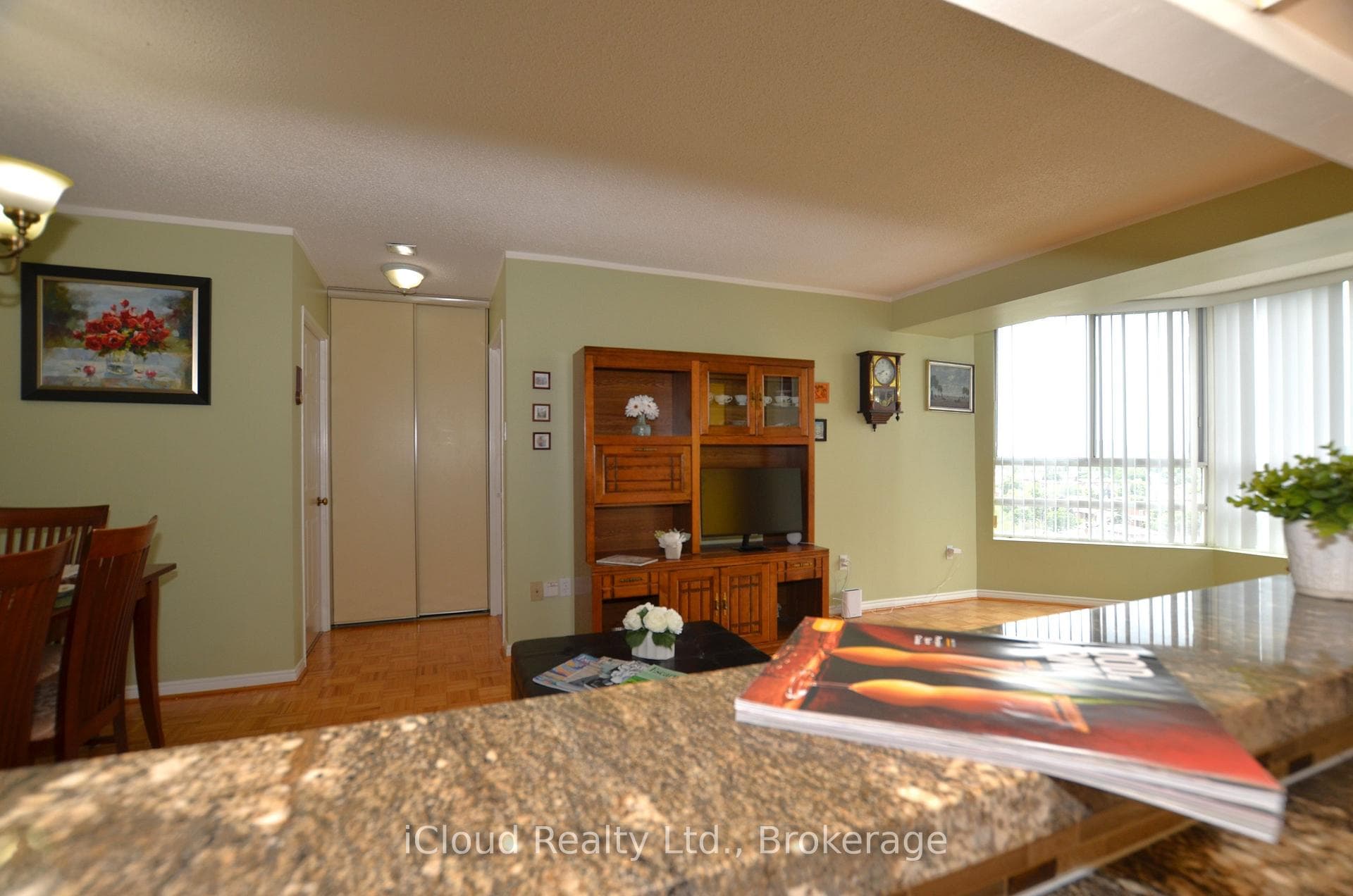 50 Kingsbridge Garden Circle Unit 915 photo 9
