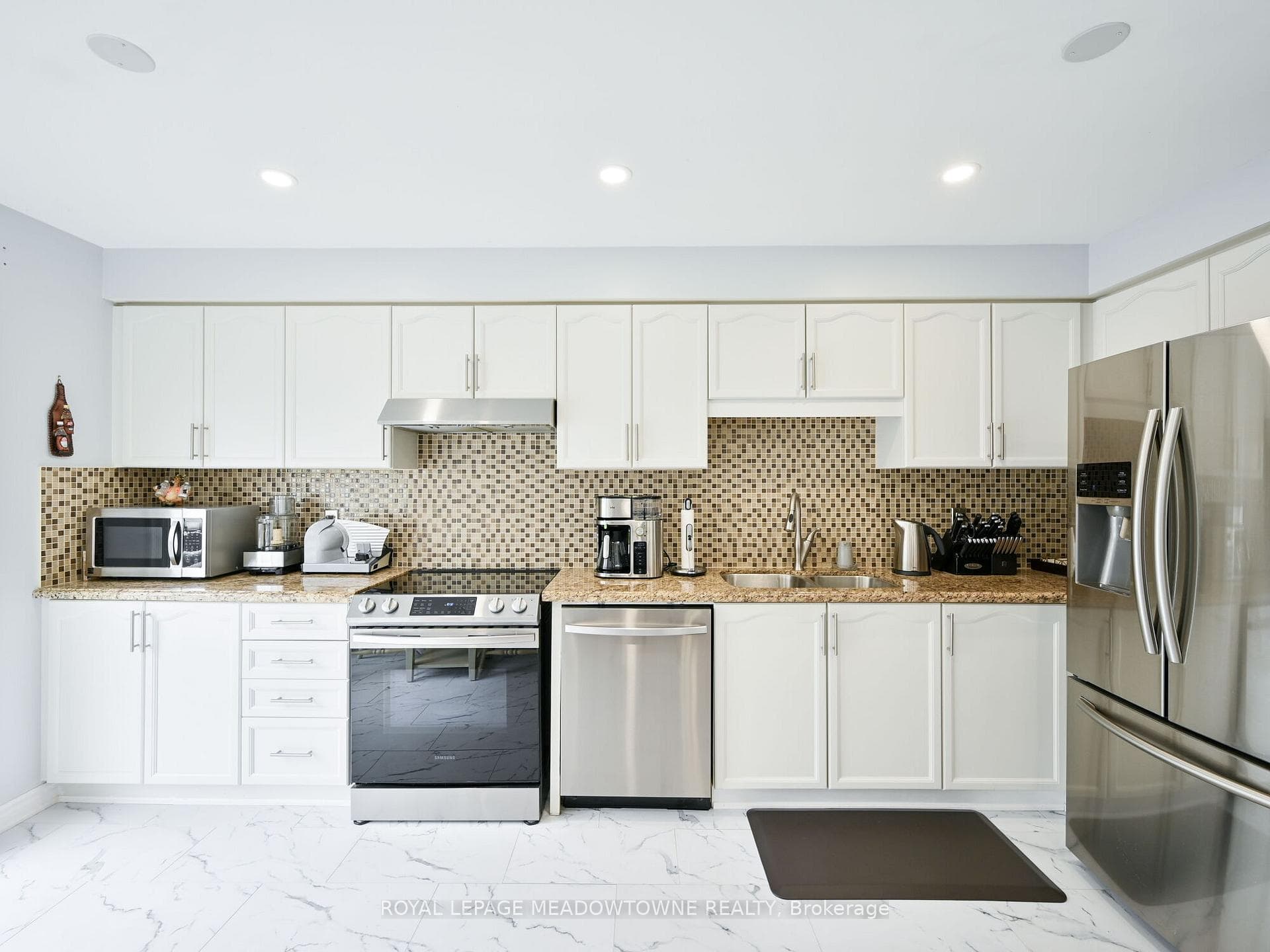634 Hamilton Crescent photo 13
