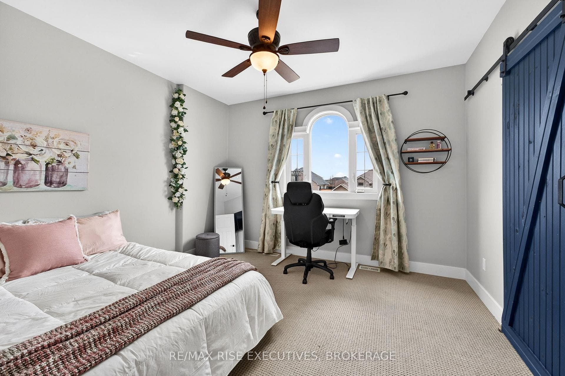700 Stonehenge Street photo 28