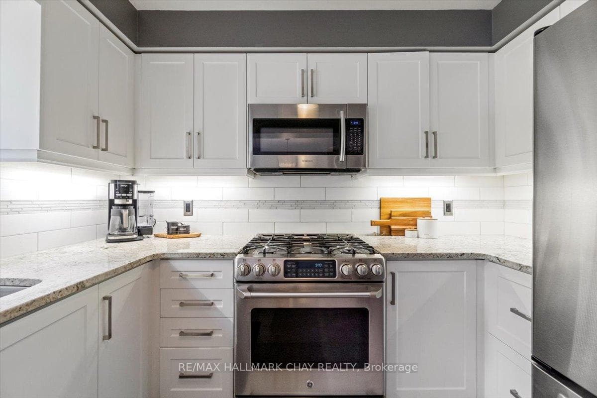 20 Stoneybrook Crescent photo 14
