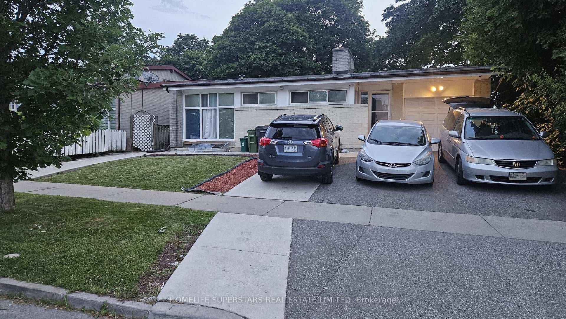 4 Masseygrove Crescent photo 2
