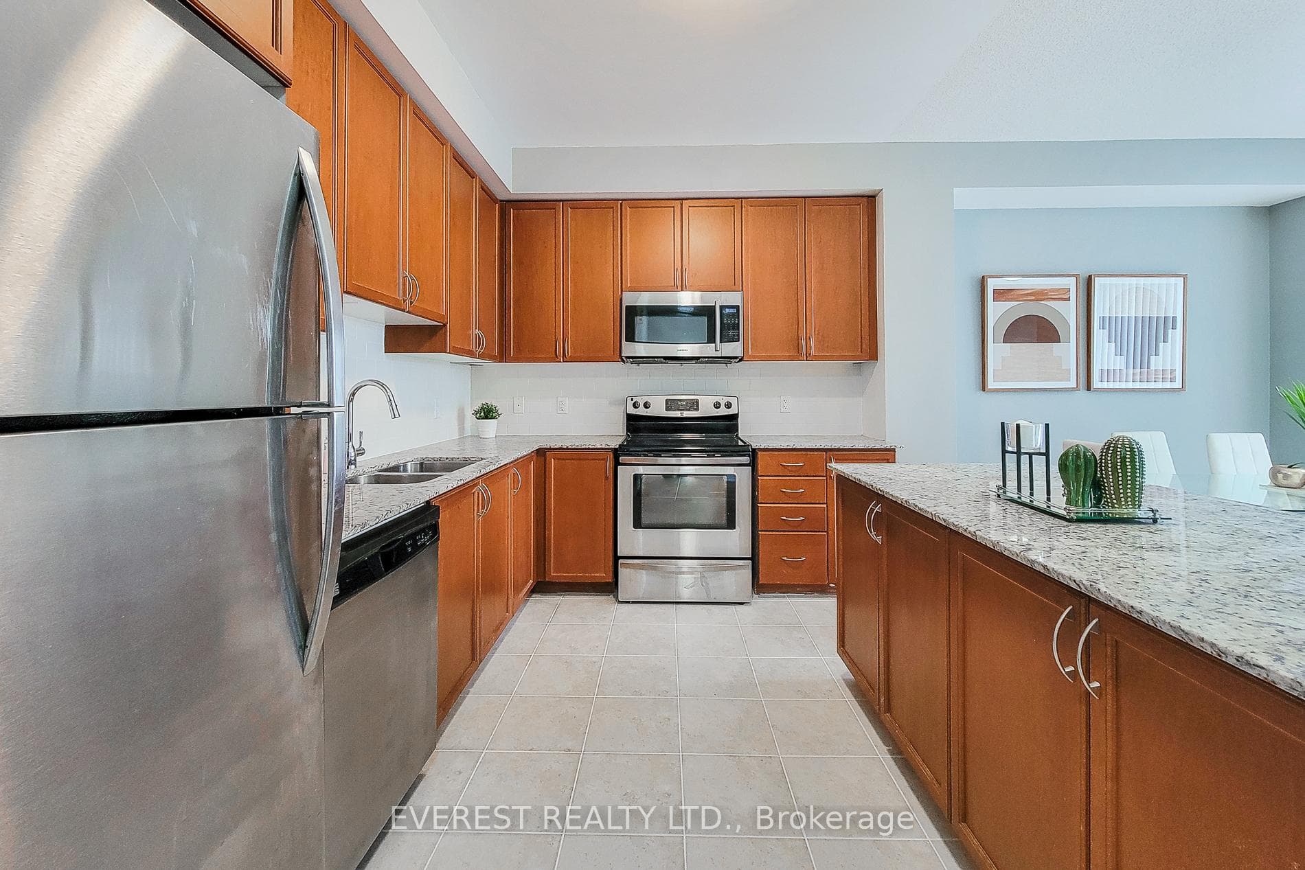 165 Hampshire Way Unit 80 photo 9