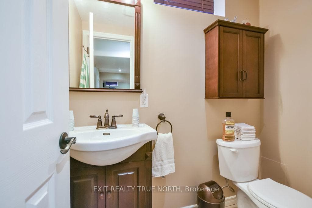 53 Etherington Crescent photo 32