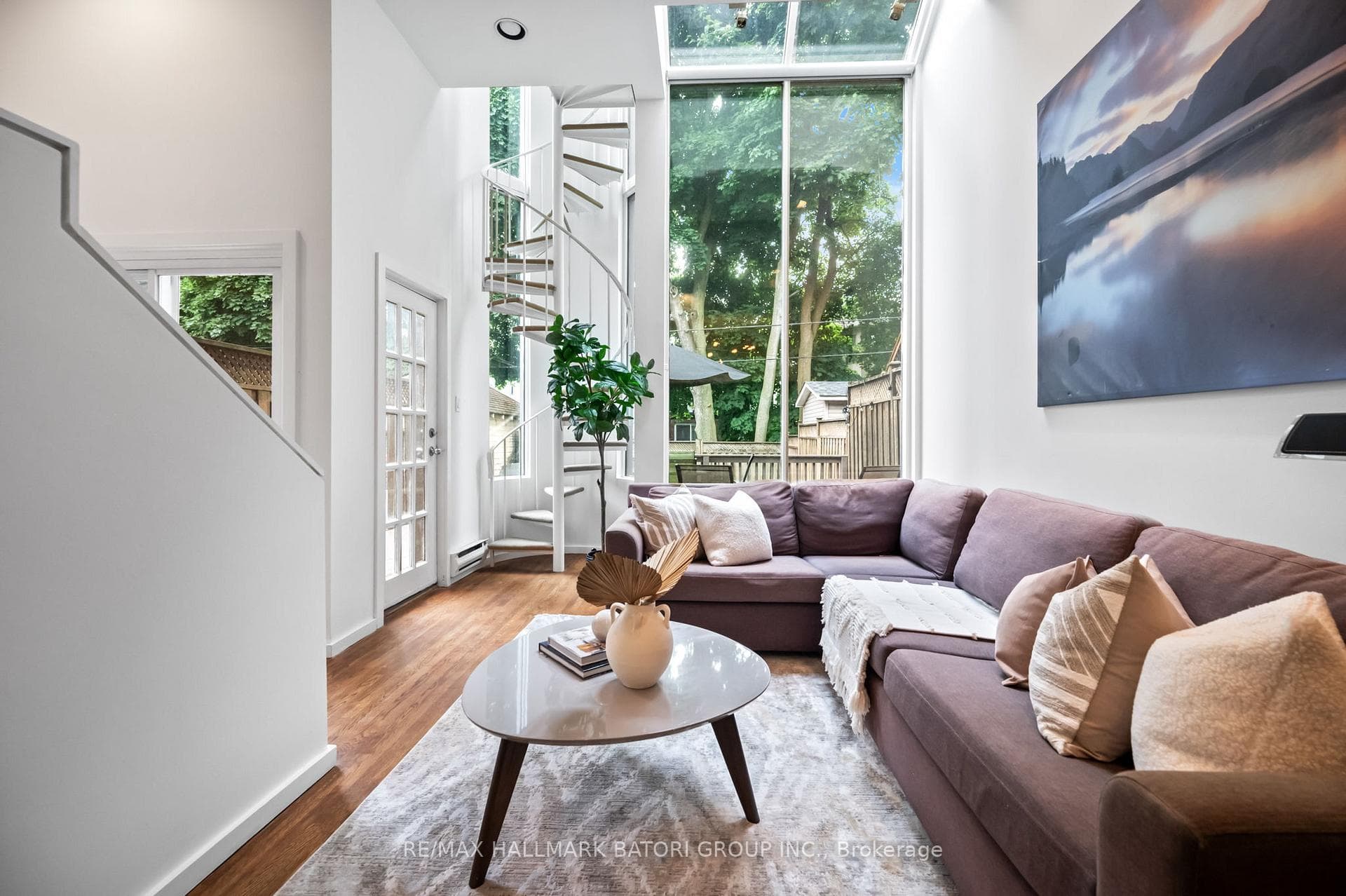 94 Castlewood Road photo 16