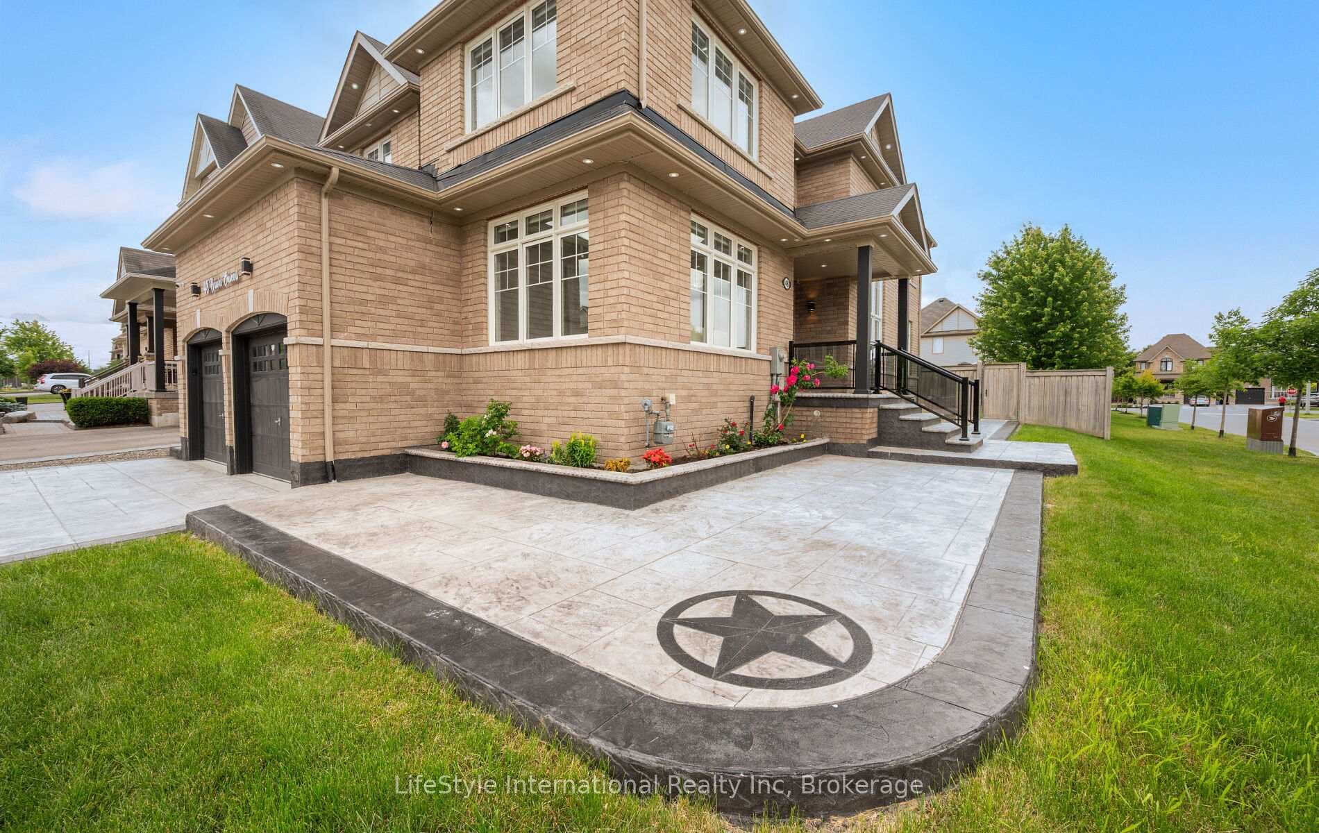 48 Hawke Crescent photo 6
